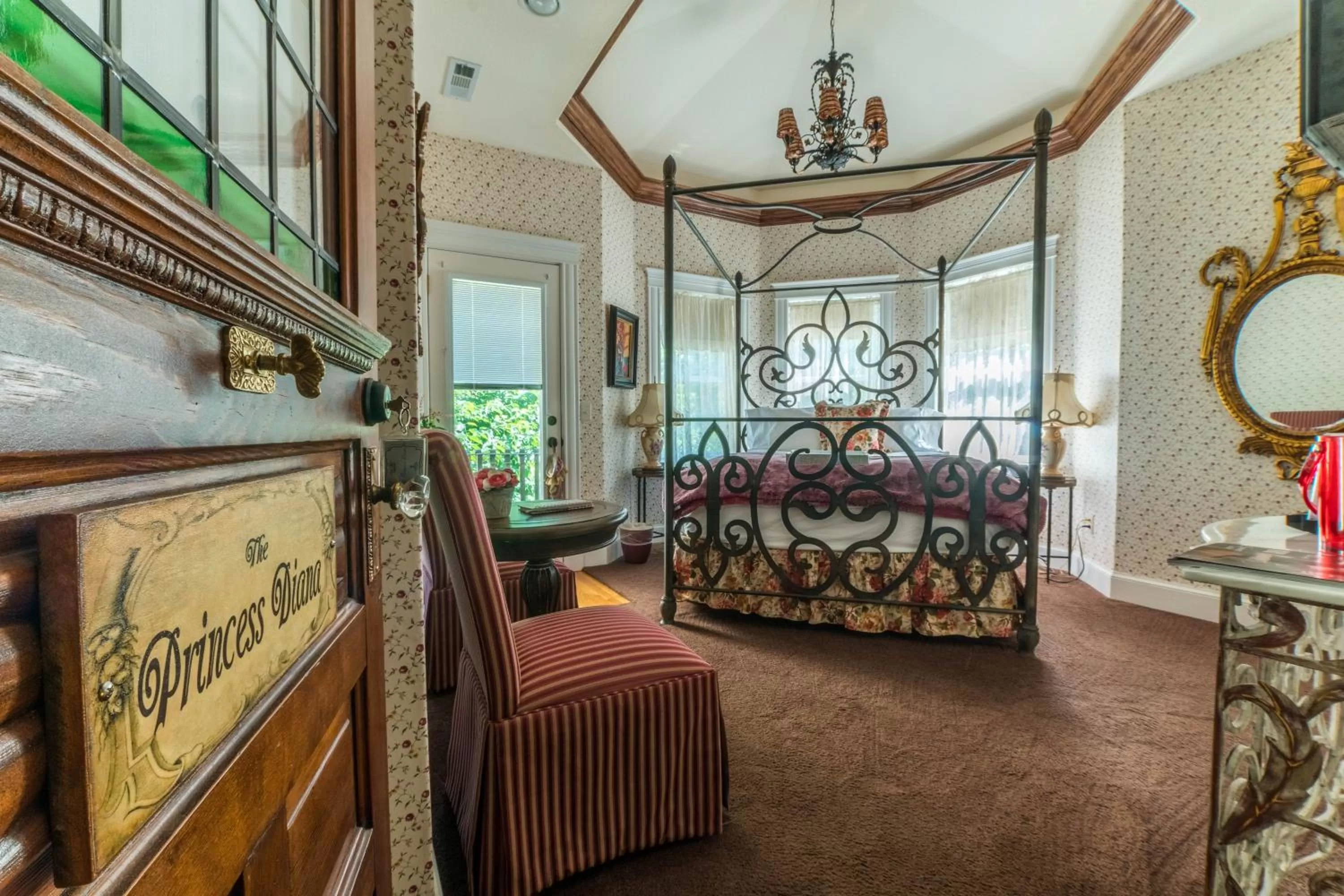 Bed in The Victoria Bed & Breakfast