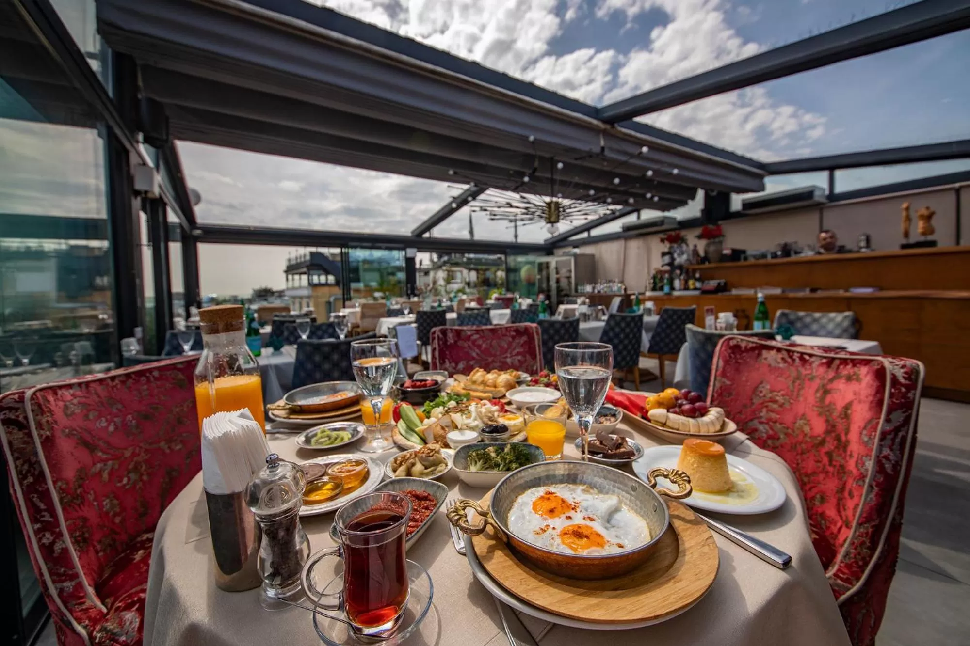 Restaurant/places to eat in Tria Hotel Istanbul-Special Category