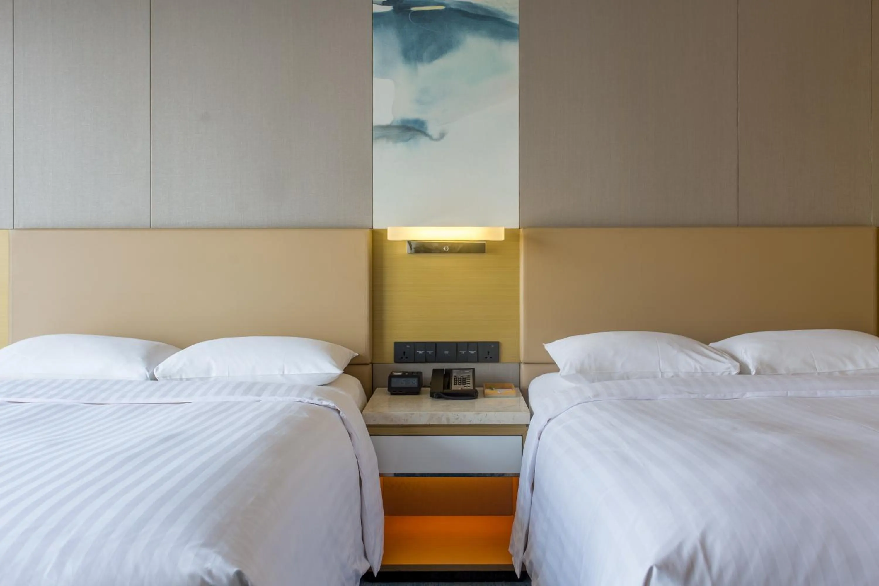 Photo of the whole room, Bed in Courtyard by Marriott Shunde Longjiang