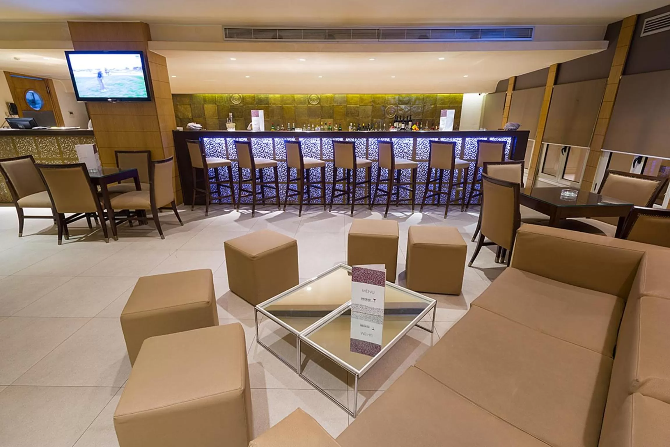 TV and multimedia in Golf Royal Hotel