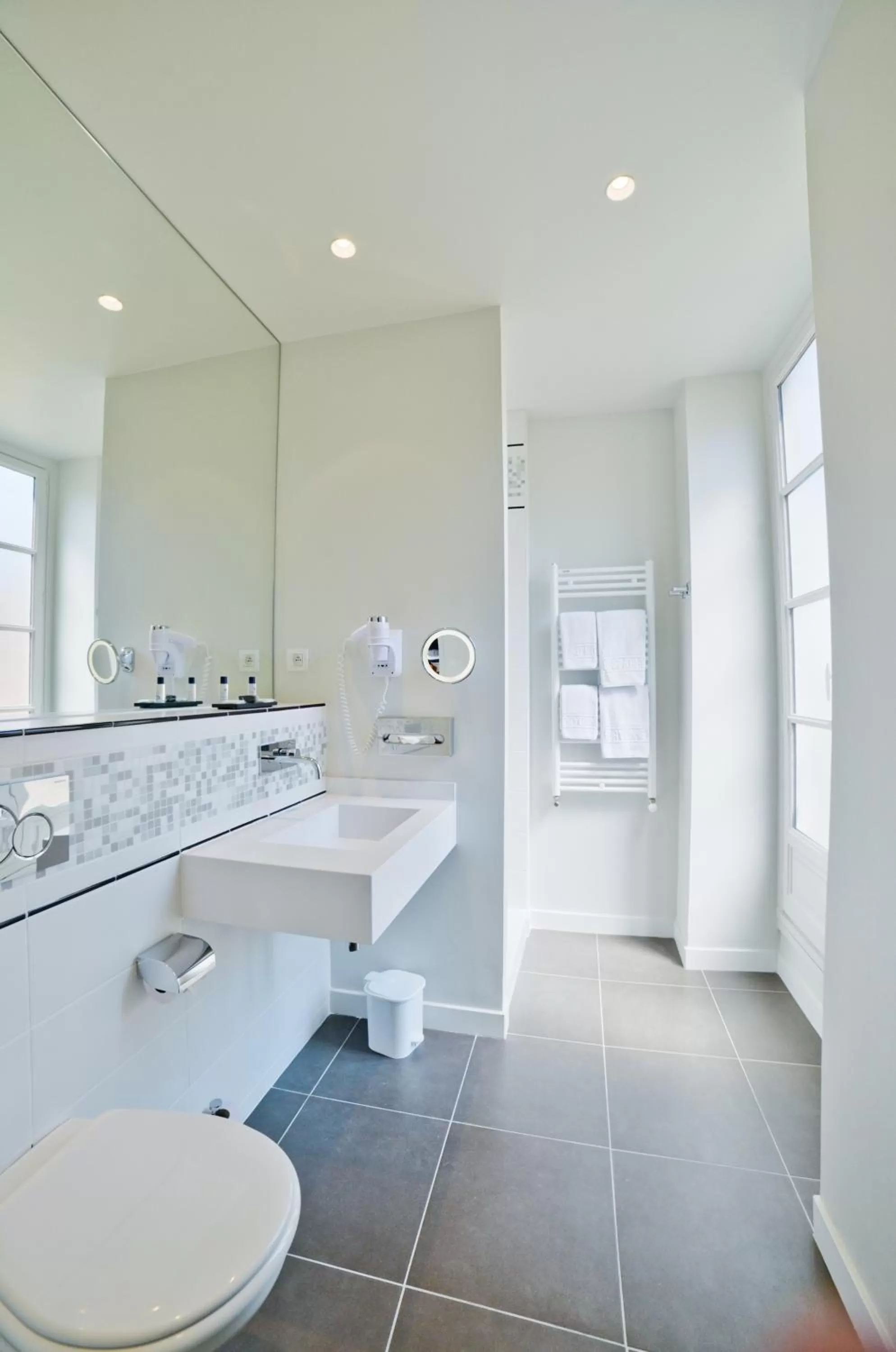 Bathroom in Hôtel Mercure Bayonne Centre Le Grand Hotel
