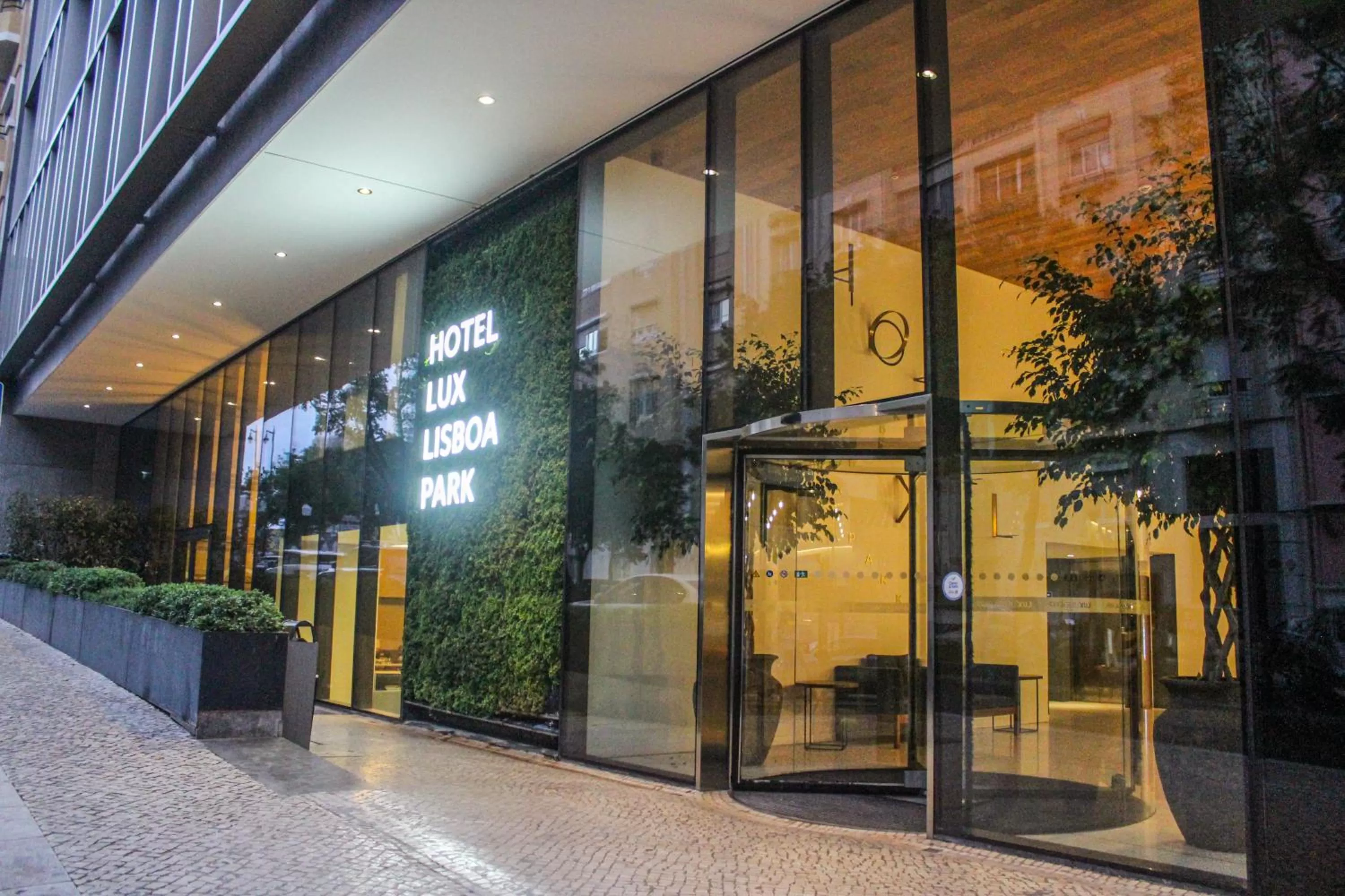 Property building in Lux Lisboa Park