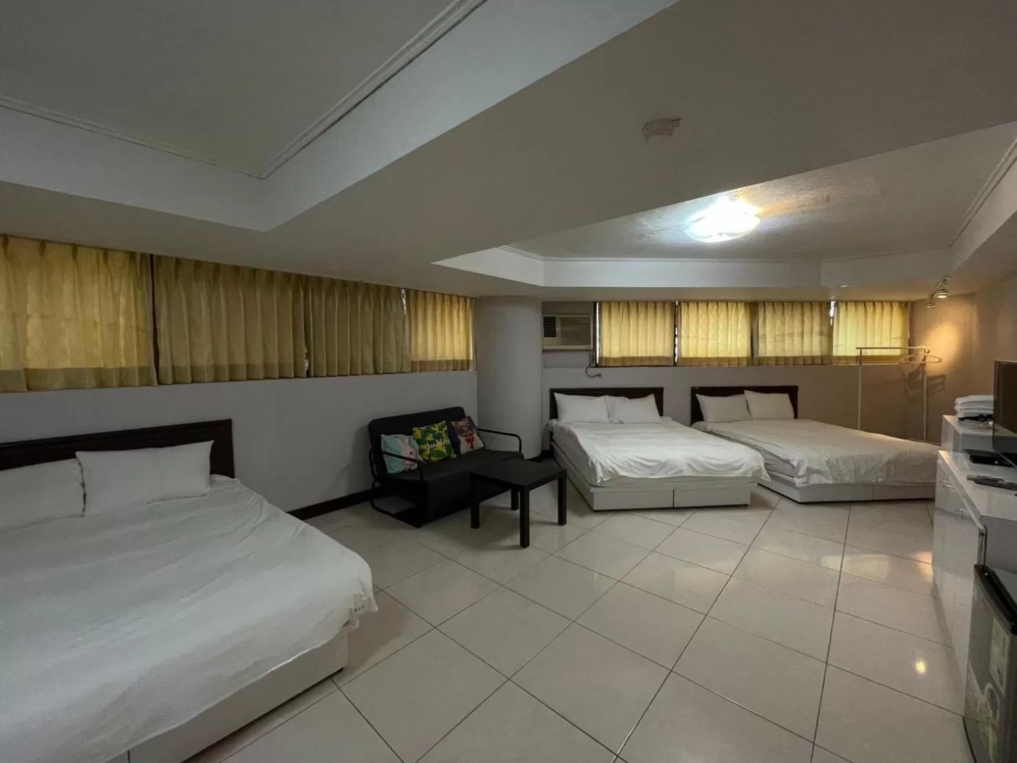 Bed in Funny Ximen Hotel