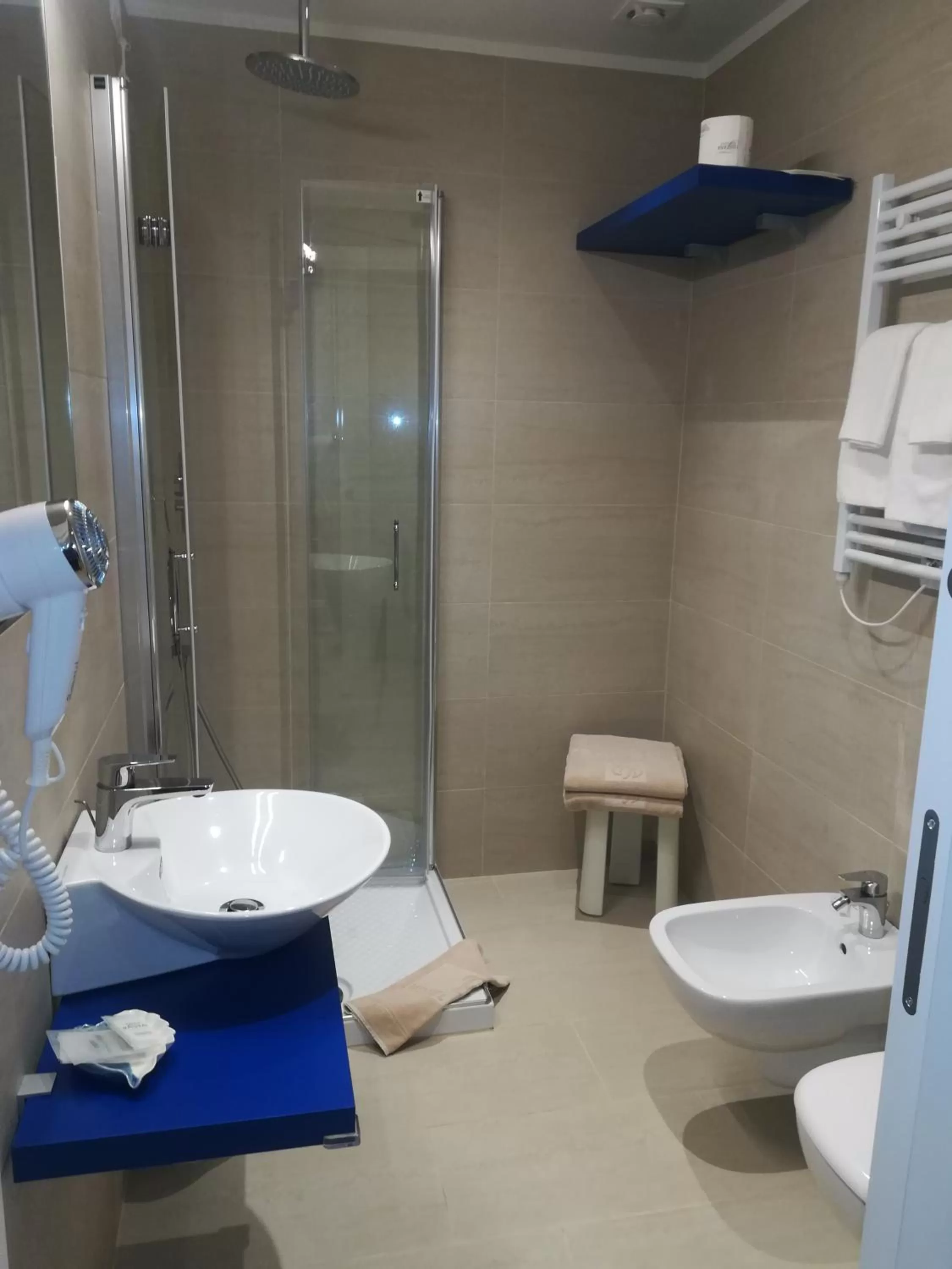 Shower in Roma Hotel