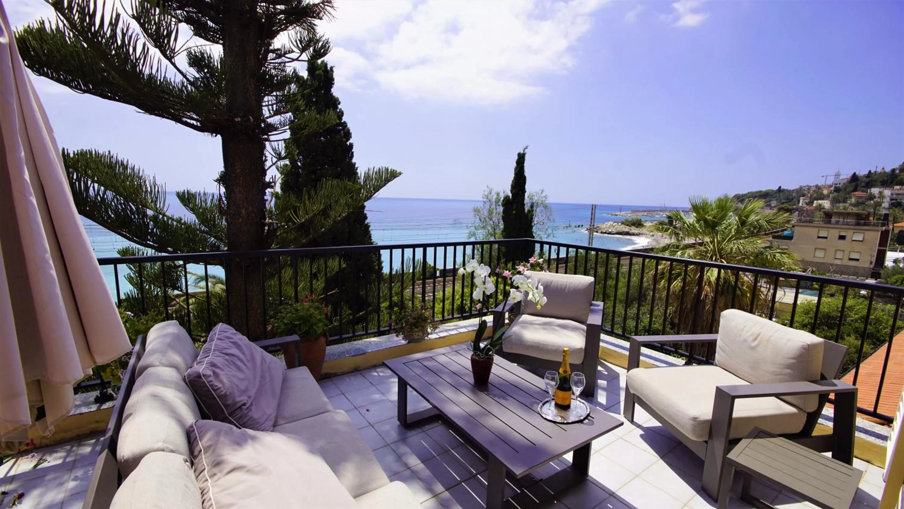 Hotel Lora RDA Luxury