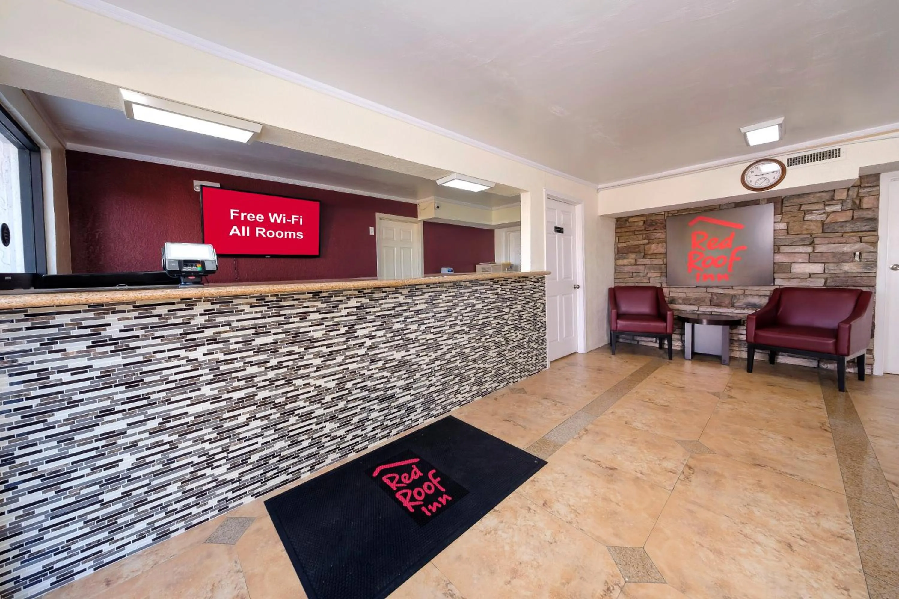 Lobby or reception in Red Roof Inn Crestview