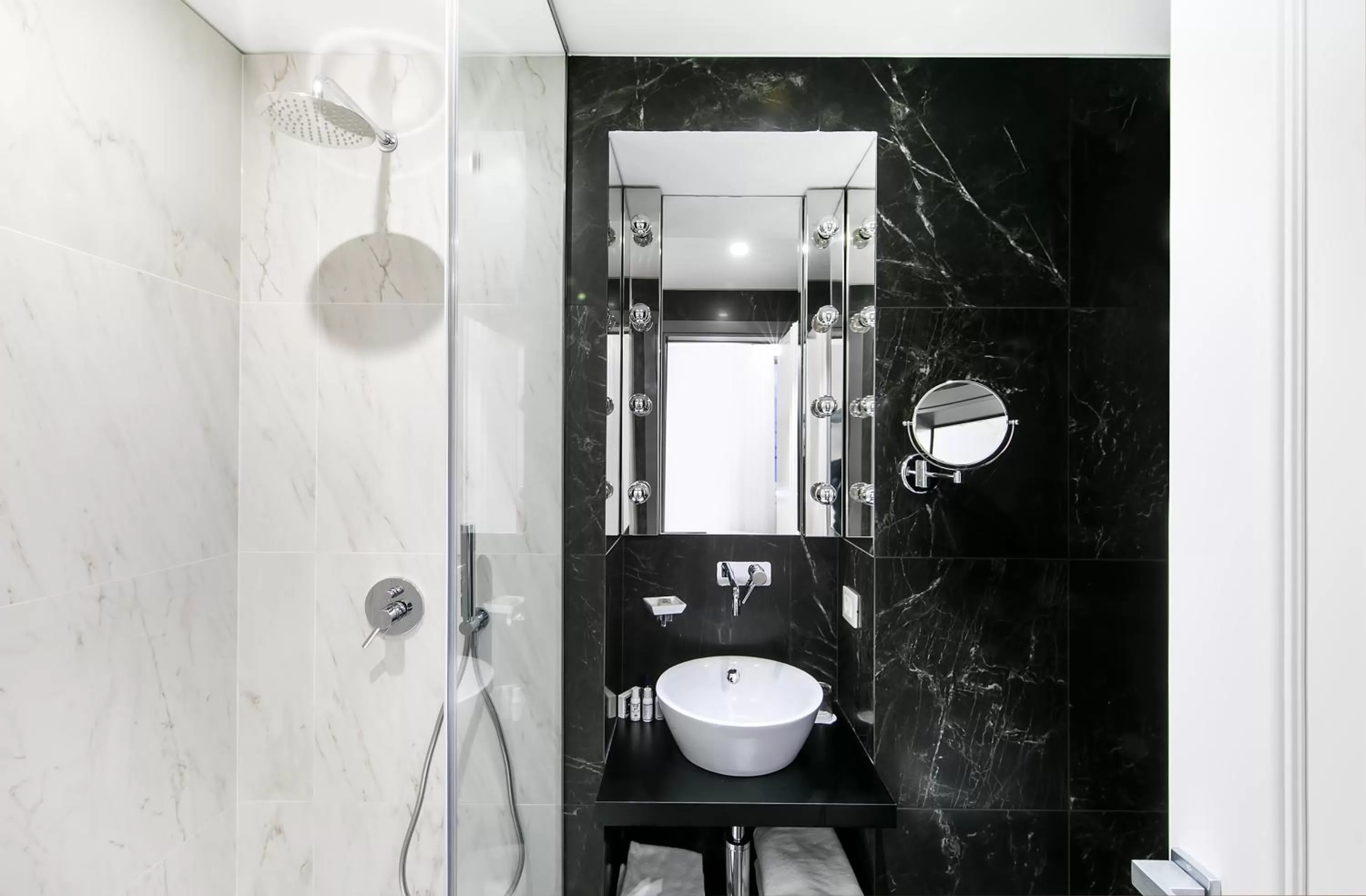 Bathroom in Boutique Centrale Palace Hotel