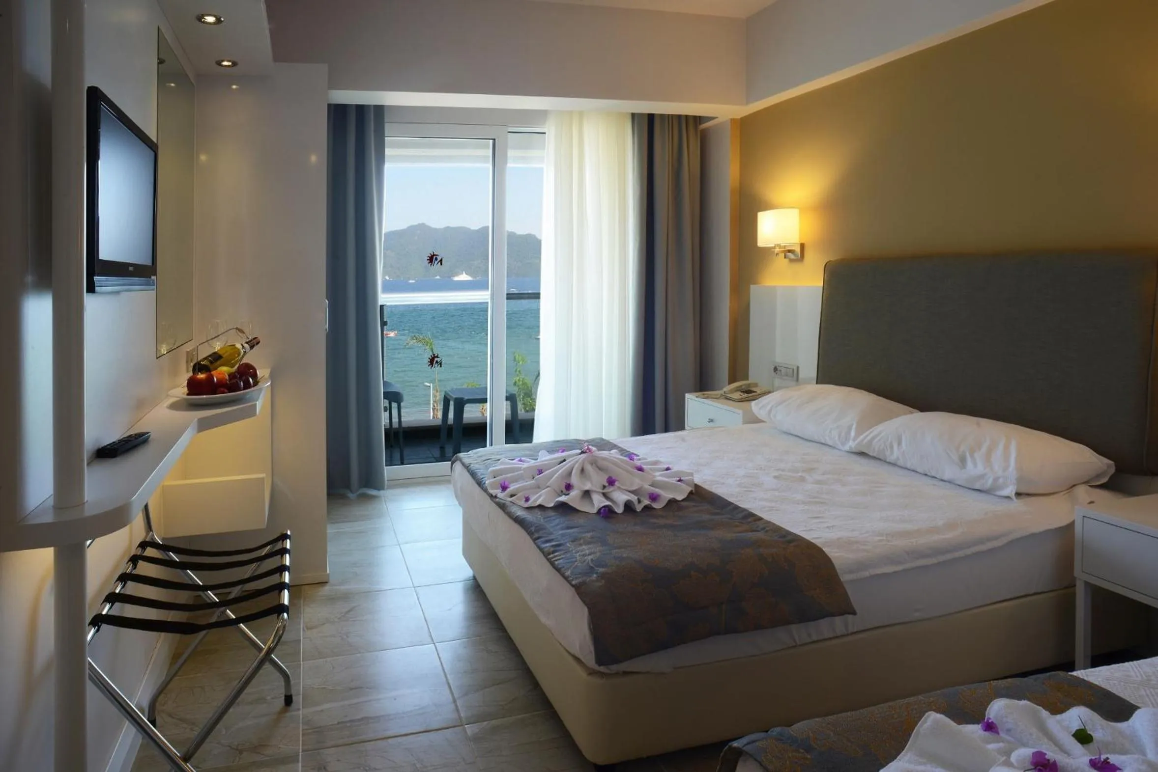 Photo of the whole room, Bed in Maris Beach Hotel