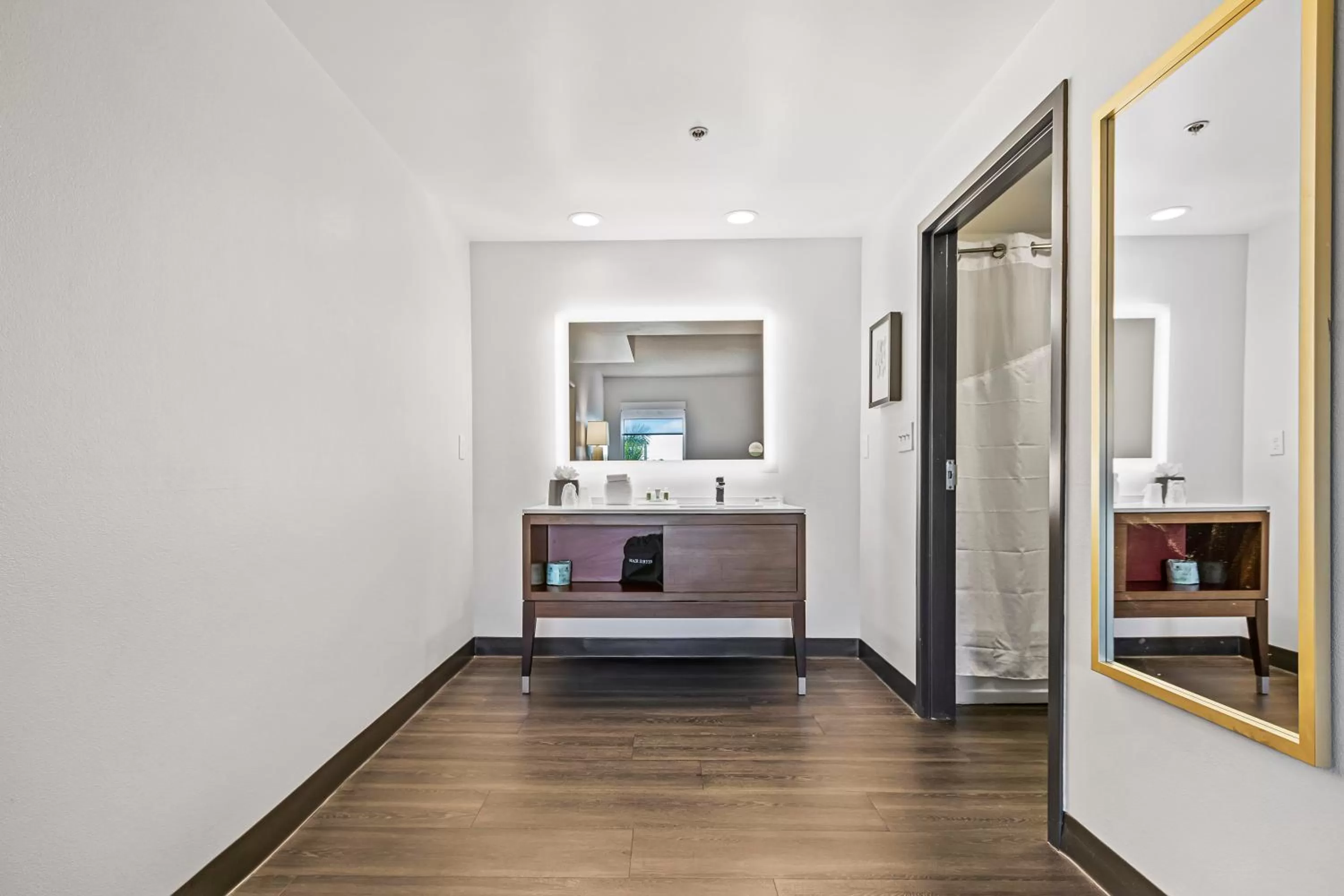 Bedroom, Bed in Holiday Inn - St. Petersburg West by IHG