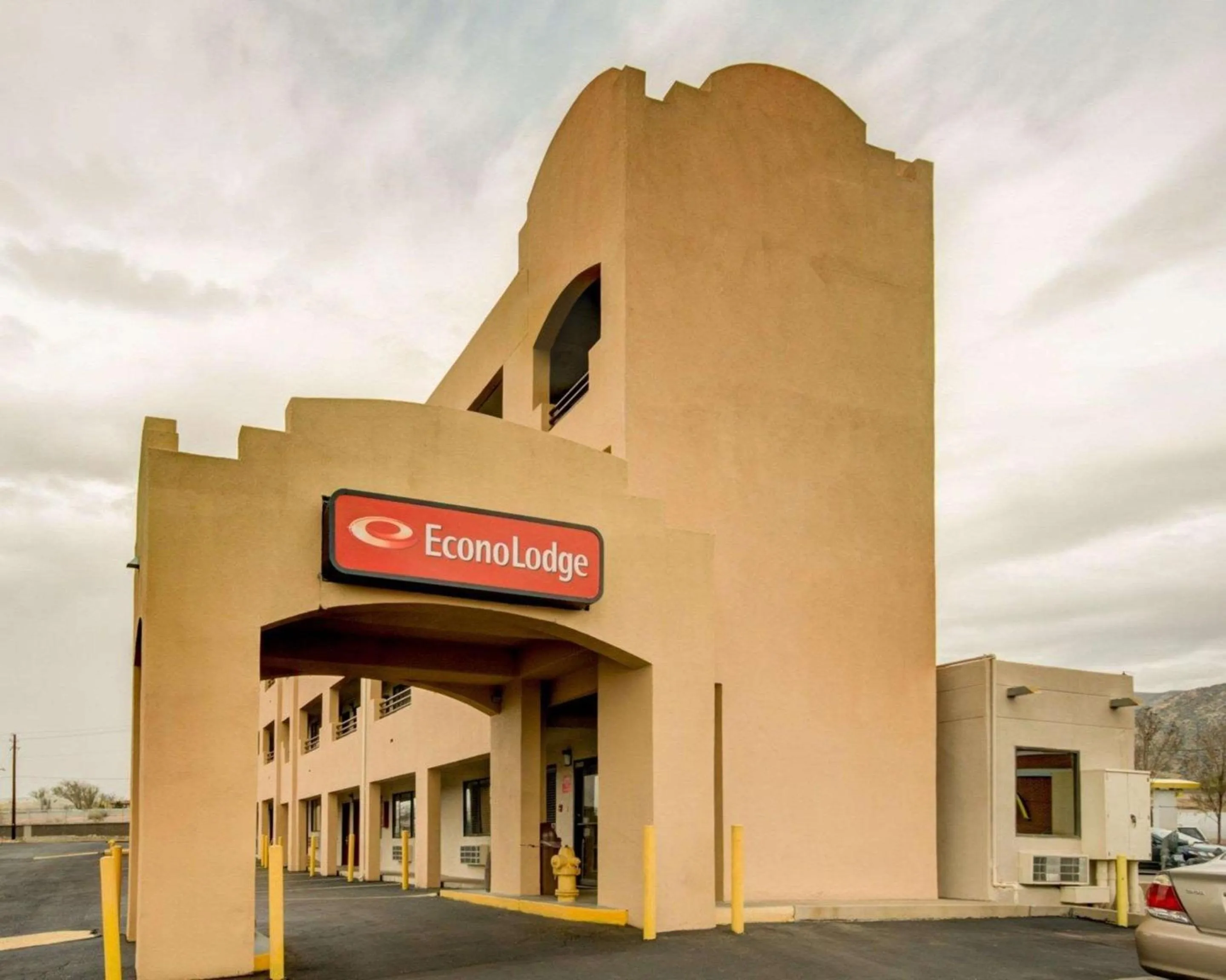Property building in Econo Lodge Albuquerque East