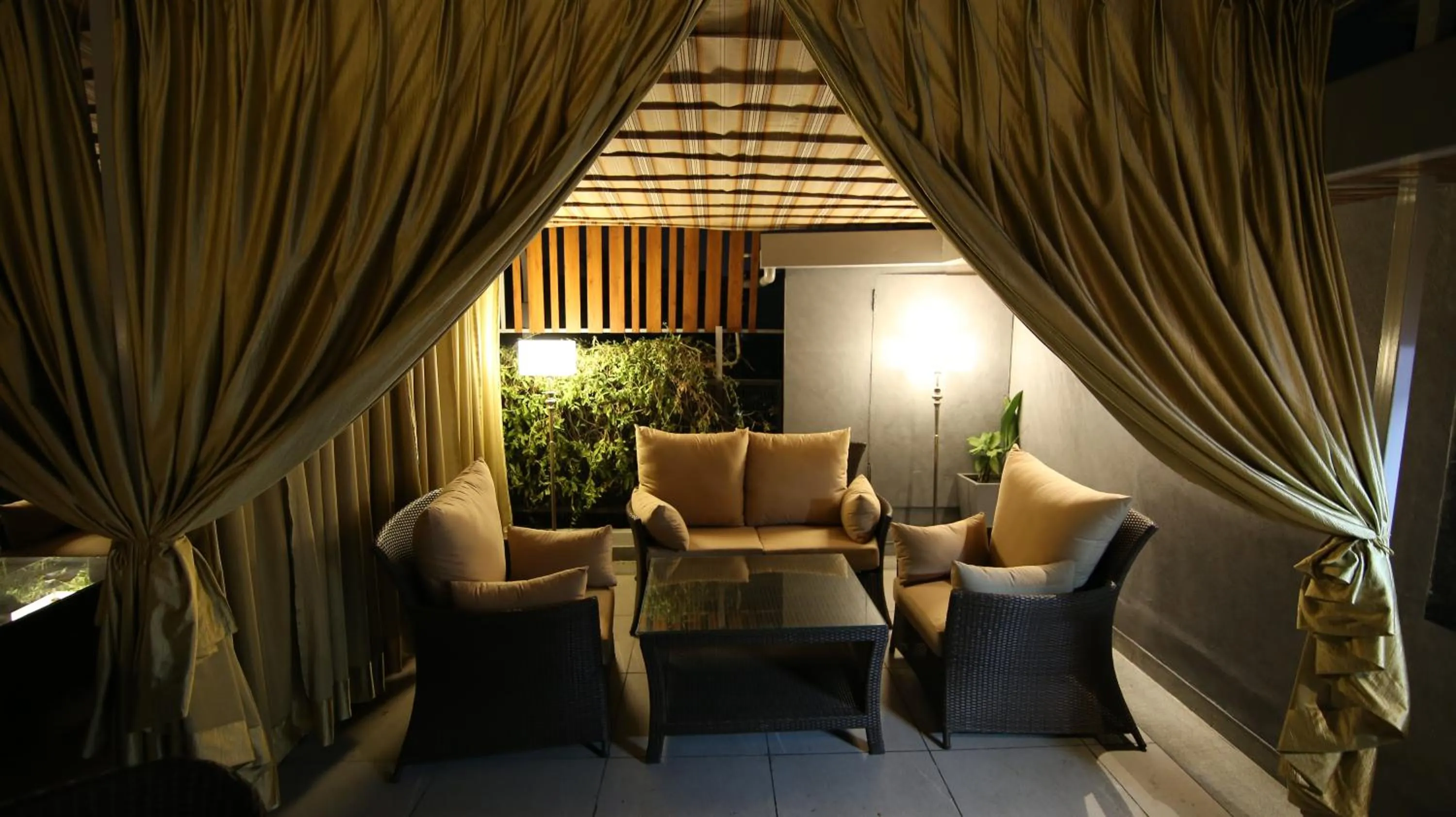 Evening entertainment in Hotel City Heart Premium