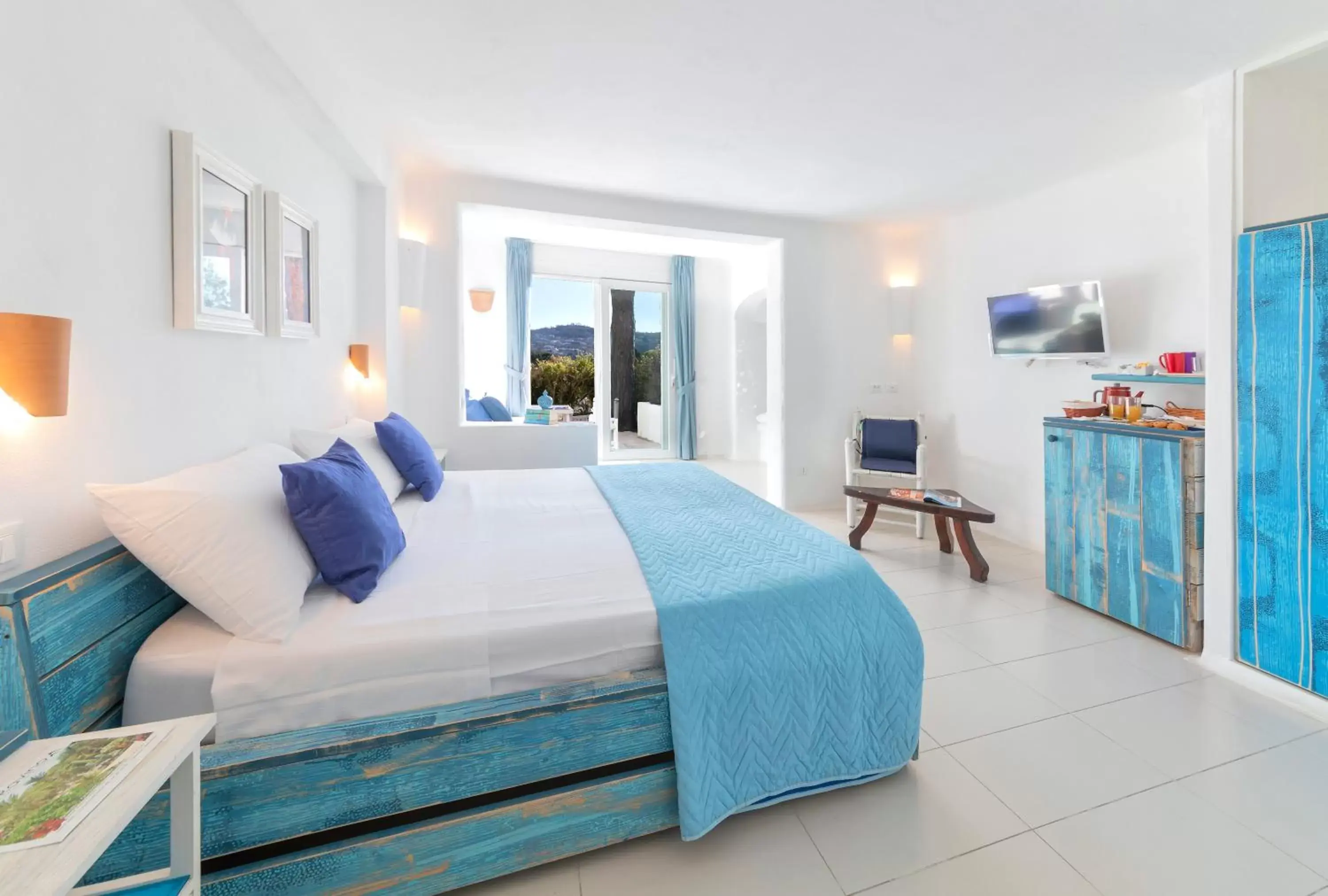 Superior Double or Twin Room with Sea View in Villa Ravino Aparthotel Superior Double or Twin Room with Sea View in Villa Ravino Aparthotel