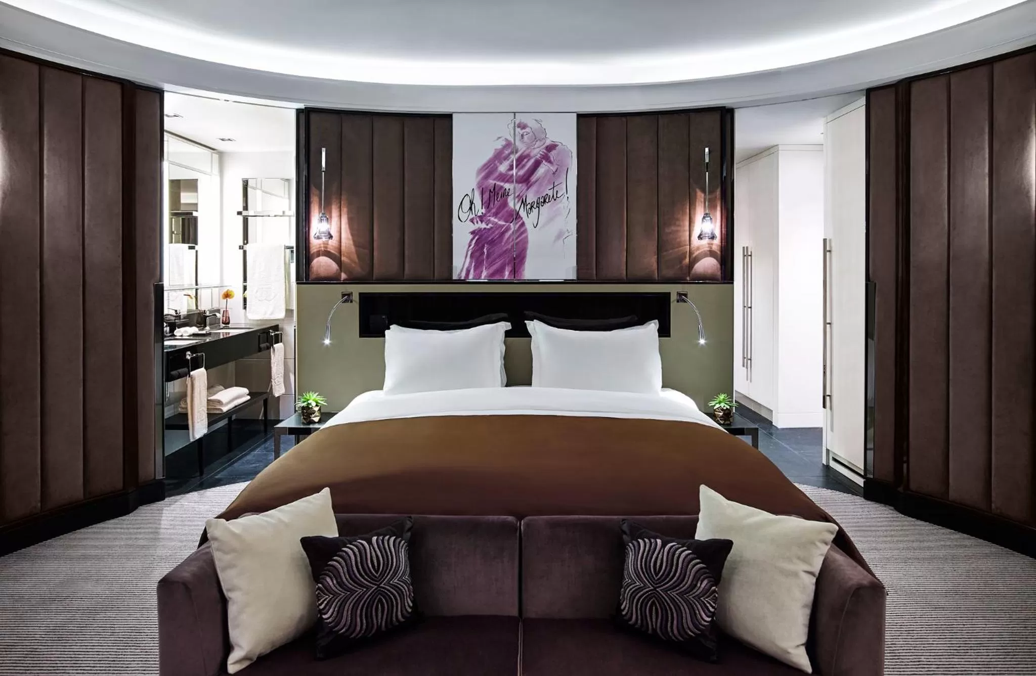 Photo of the whole room, Bed in Sofitel Frankfurt Opera