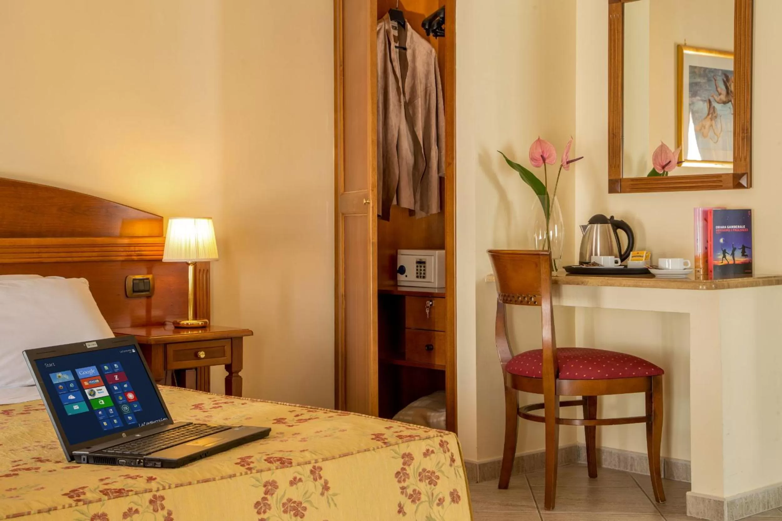 Decorative detail, Bed in Marini Park Hotel