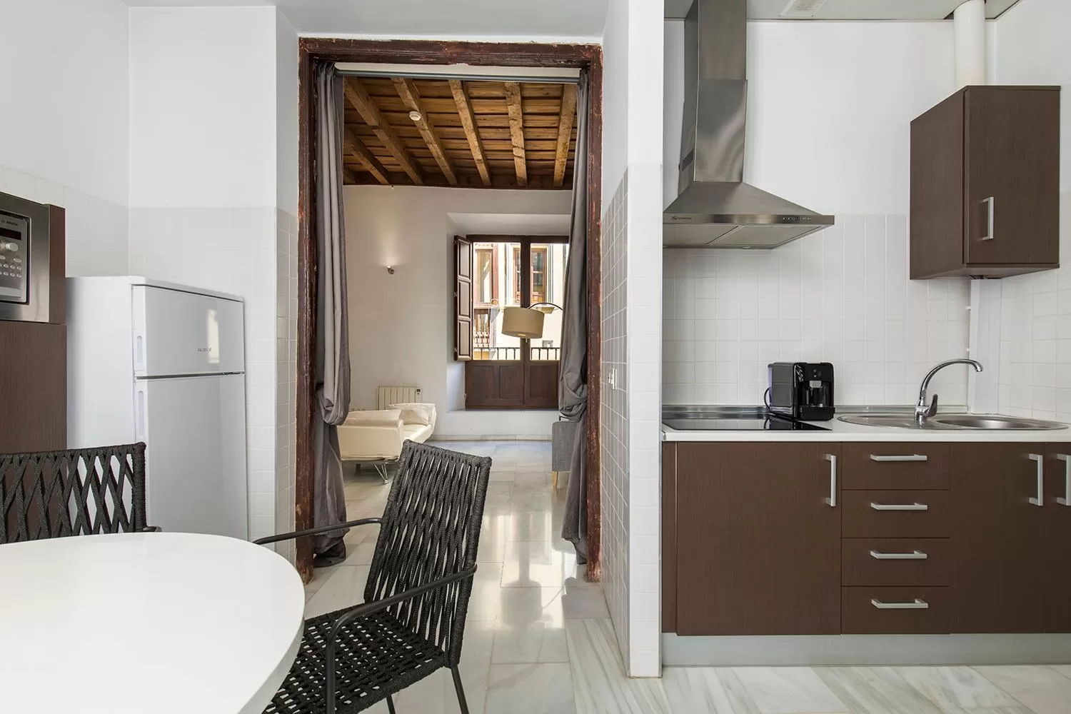 Kitchen or kitchenette in tuGuest Elvira Suites