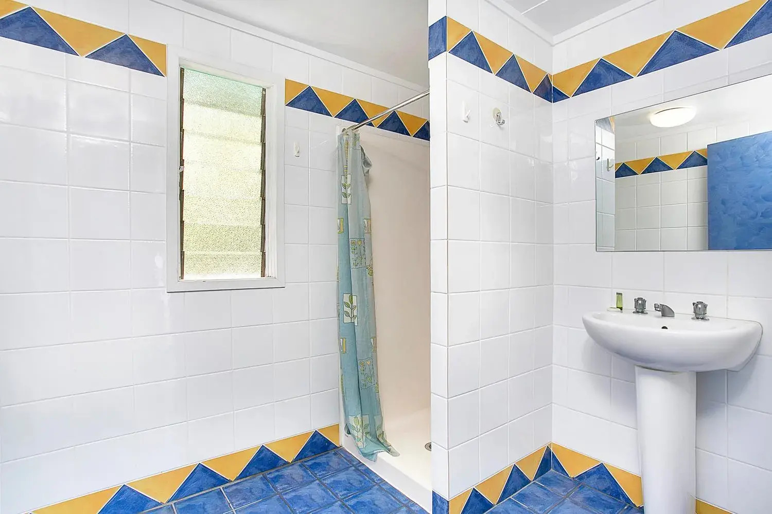 Superior Double/Twin Room with Private Bathroom in Caravella Backpackers Superior Double/Twin Room with Private Bathroom in Caravella Backpackers