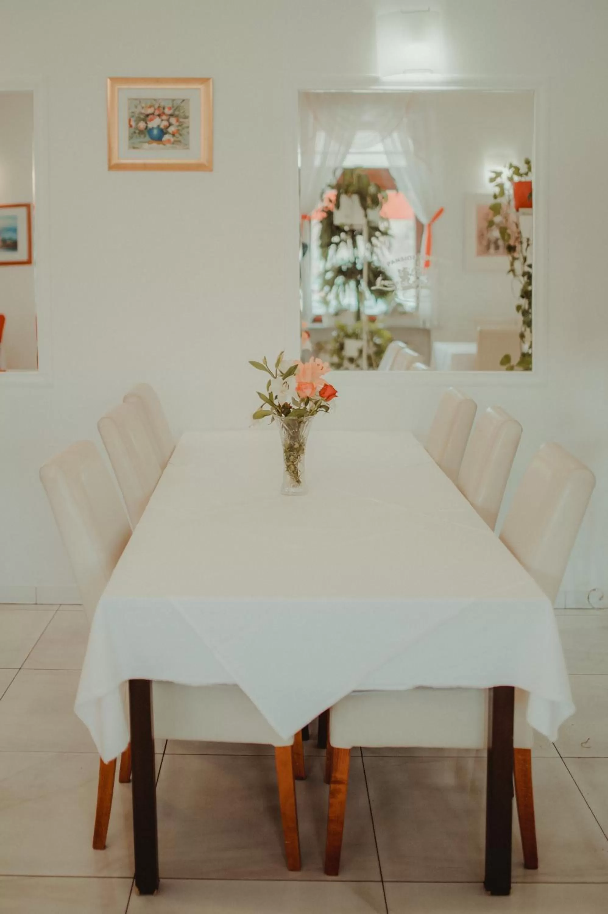 Dining Area in B&B Laguna