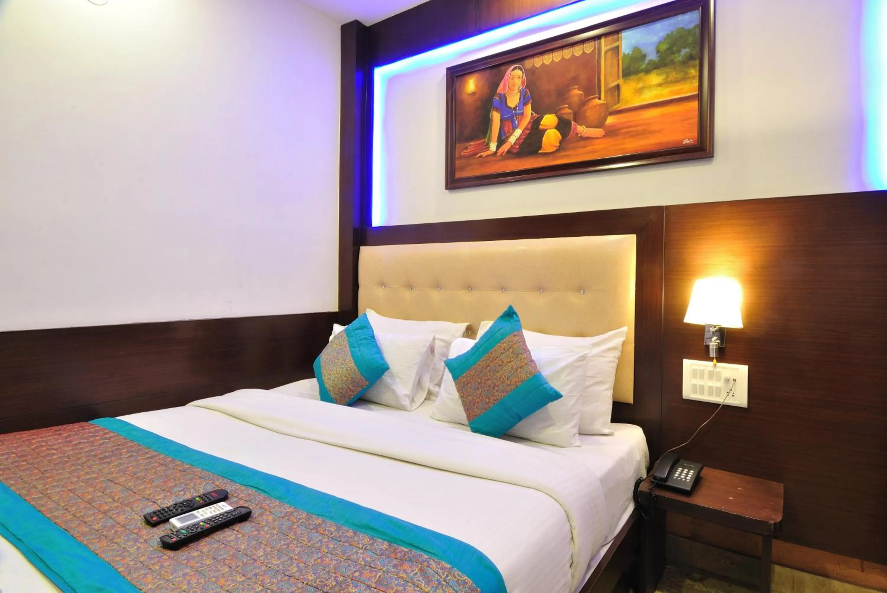 Bed in Hotel Nirmal Mahal - Paharganj - New Delhi