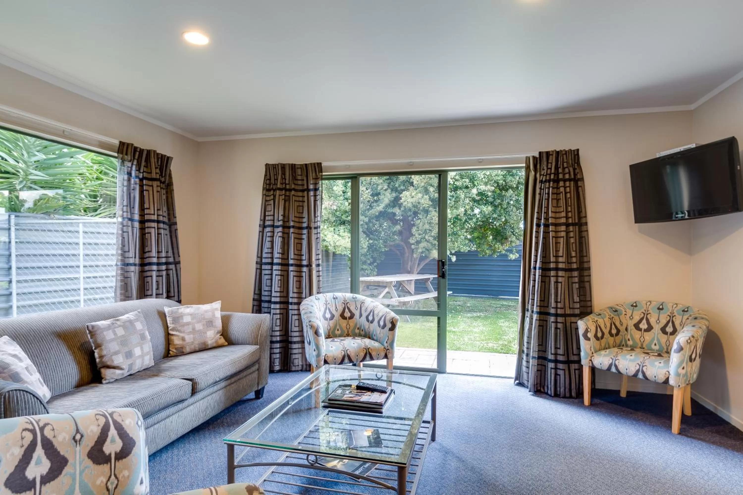 Living room in Portmans Motor Lodge