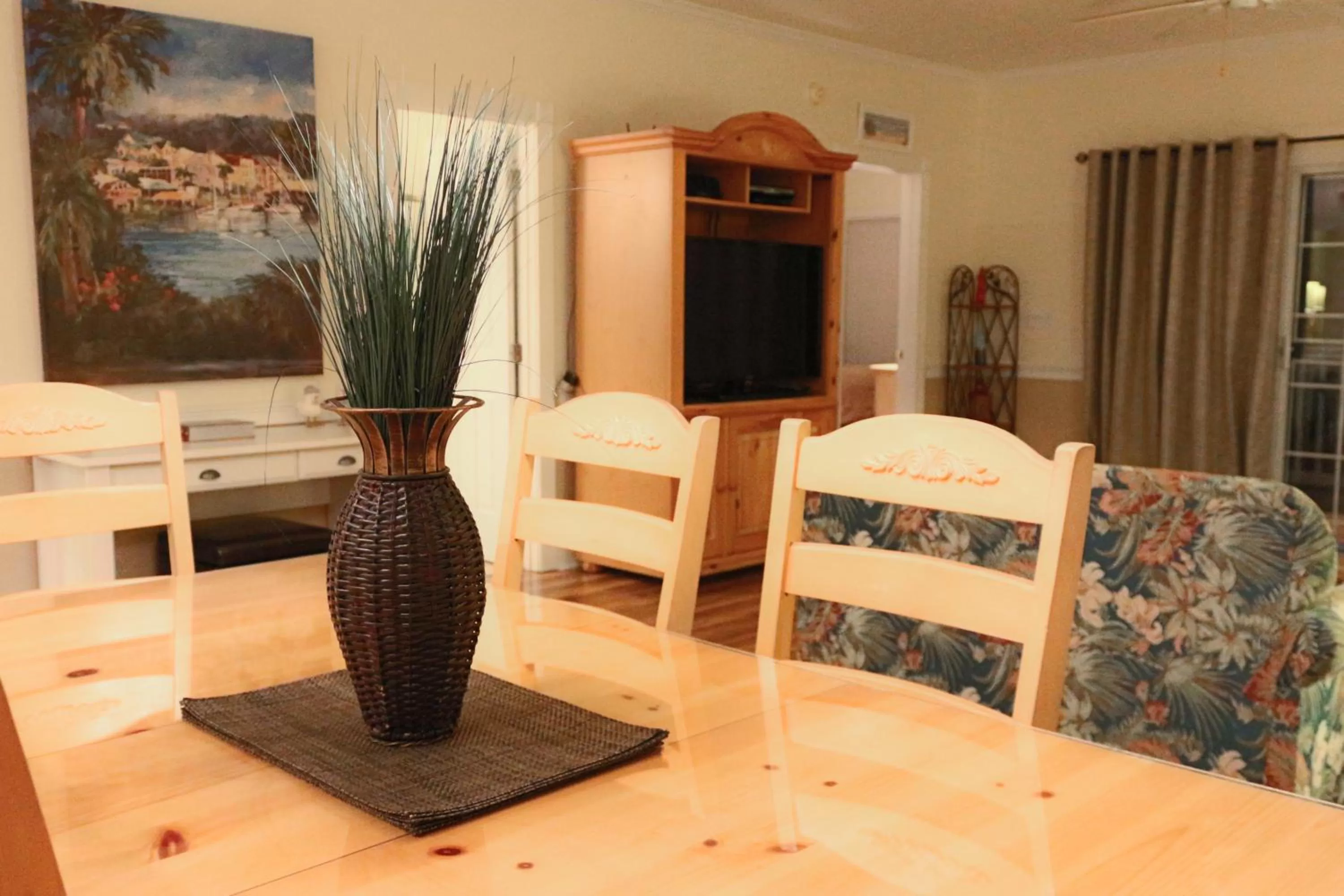 Dining area in Myrtlewood Condos
