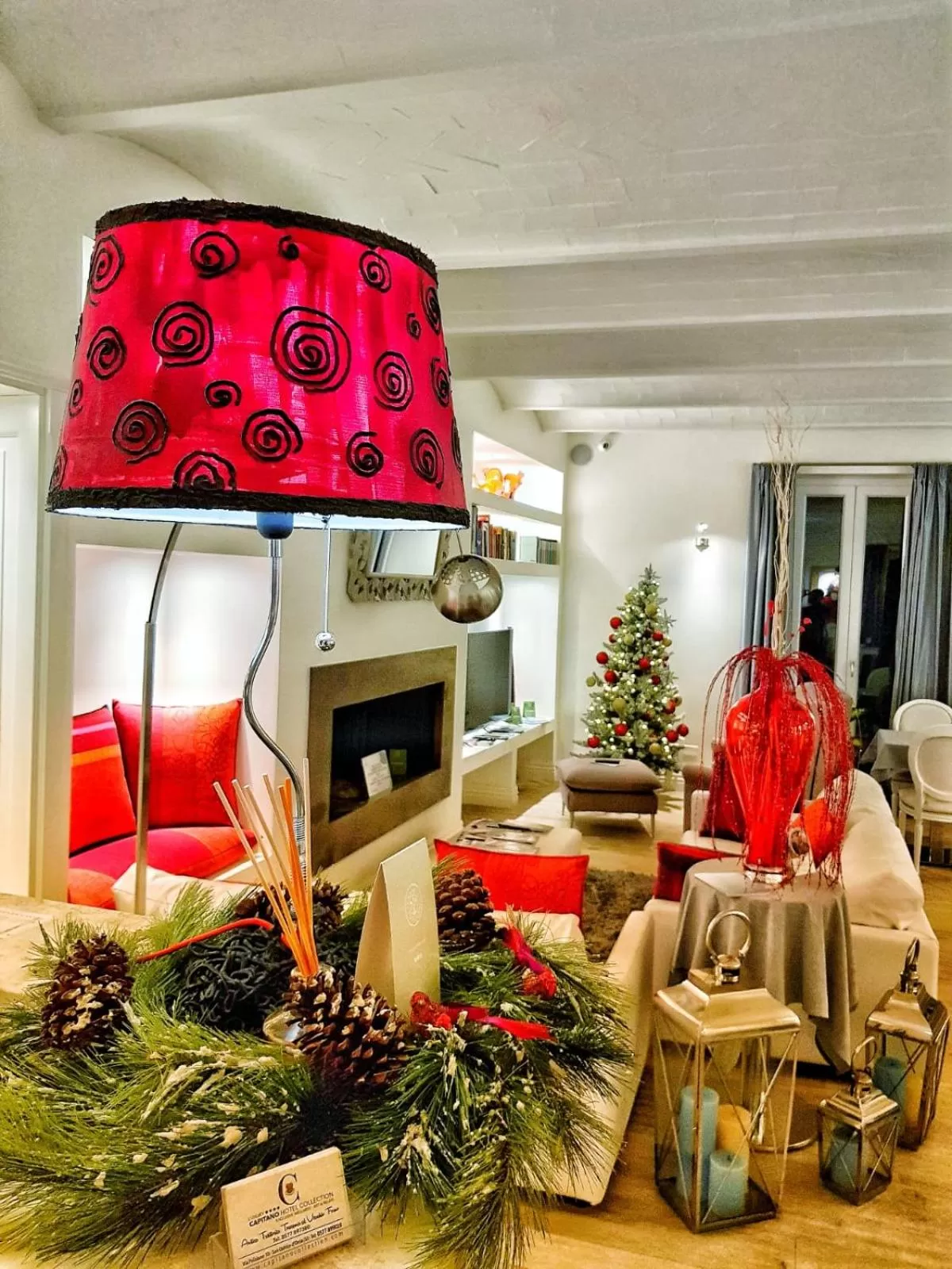 Communal lounge/ TV room in VILLA LIBERTY Boutique Hotel - Borgo Capitano Collection