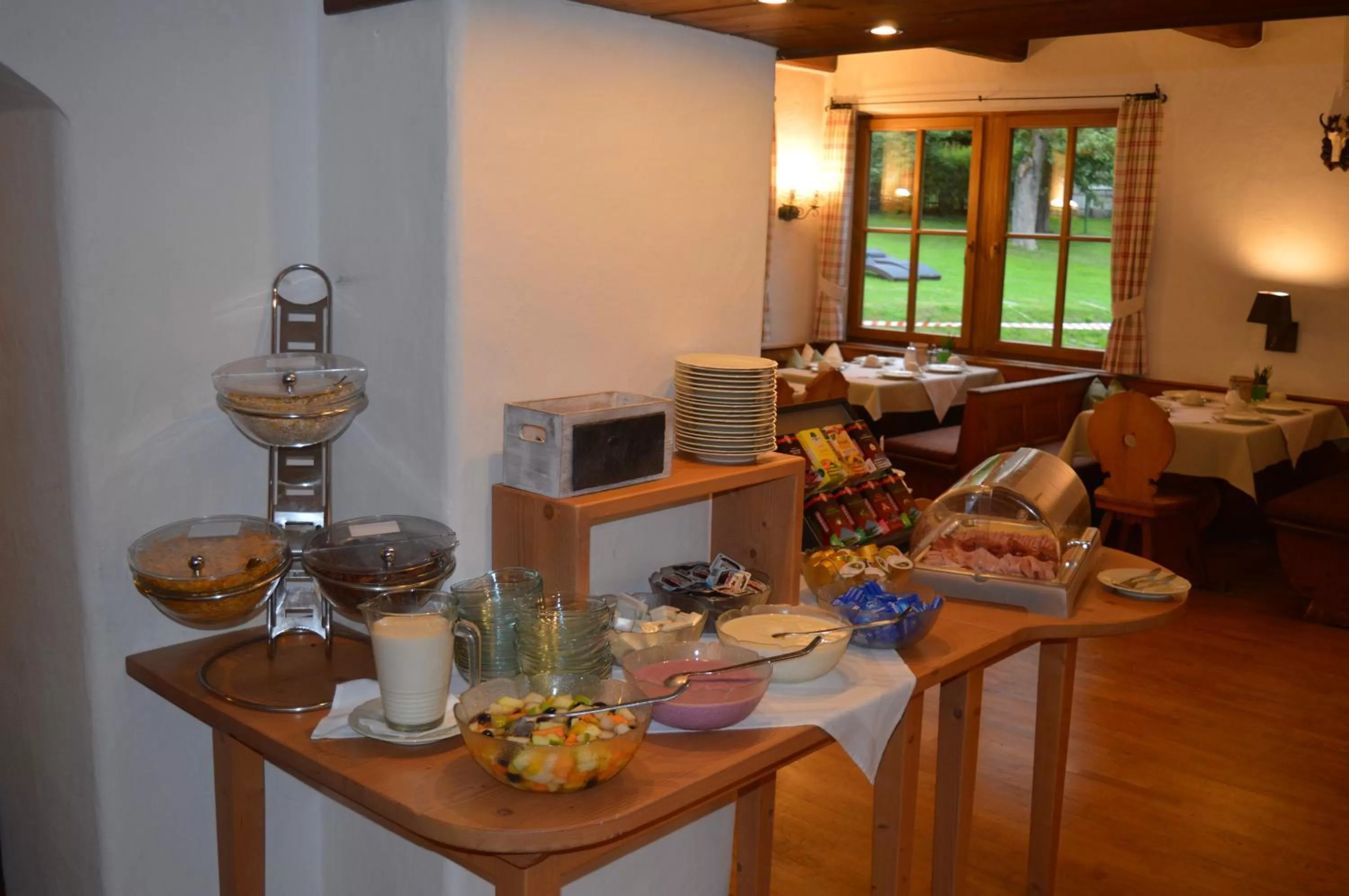 Buffet breakfast in Gasthof zum Stern