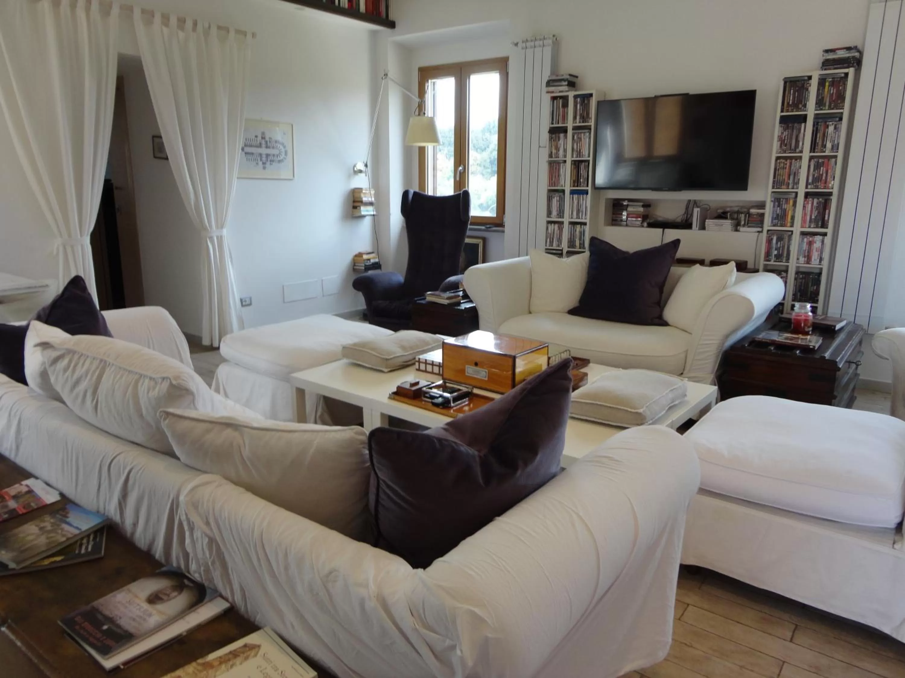 Communal lounge/ TV room, Seating Area in Nerone's - Sutri Bed & Dinner