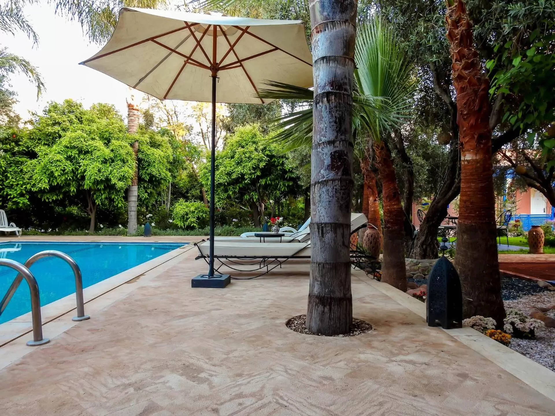 Swimming Pool in Le Bleu House