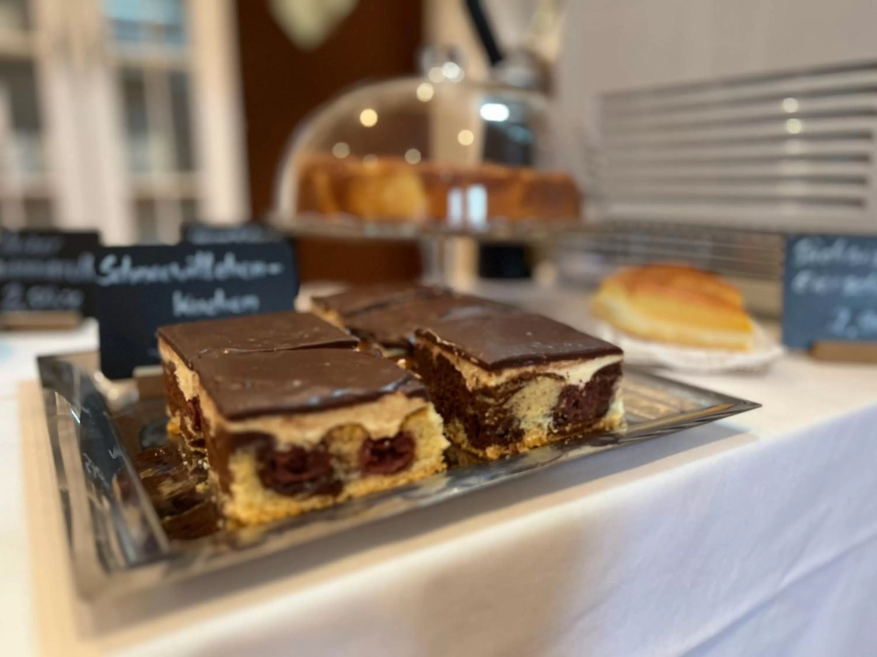 Restaurant/places to eat in Landhotel Der Distelhof mit Scheunencafé