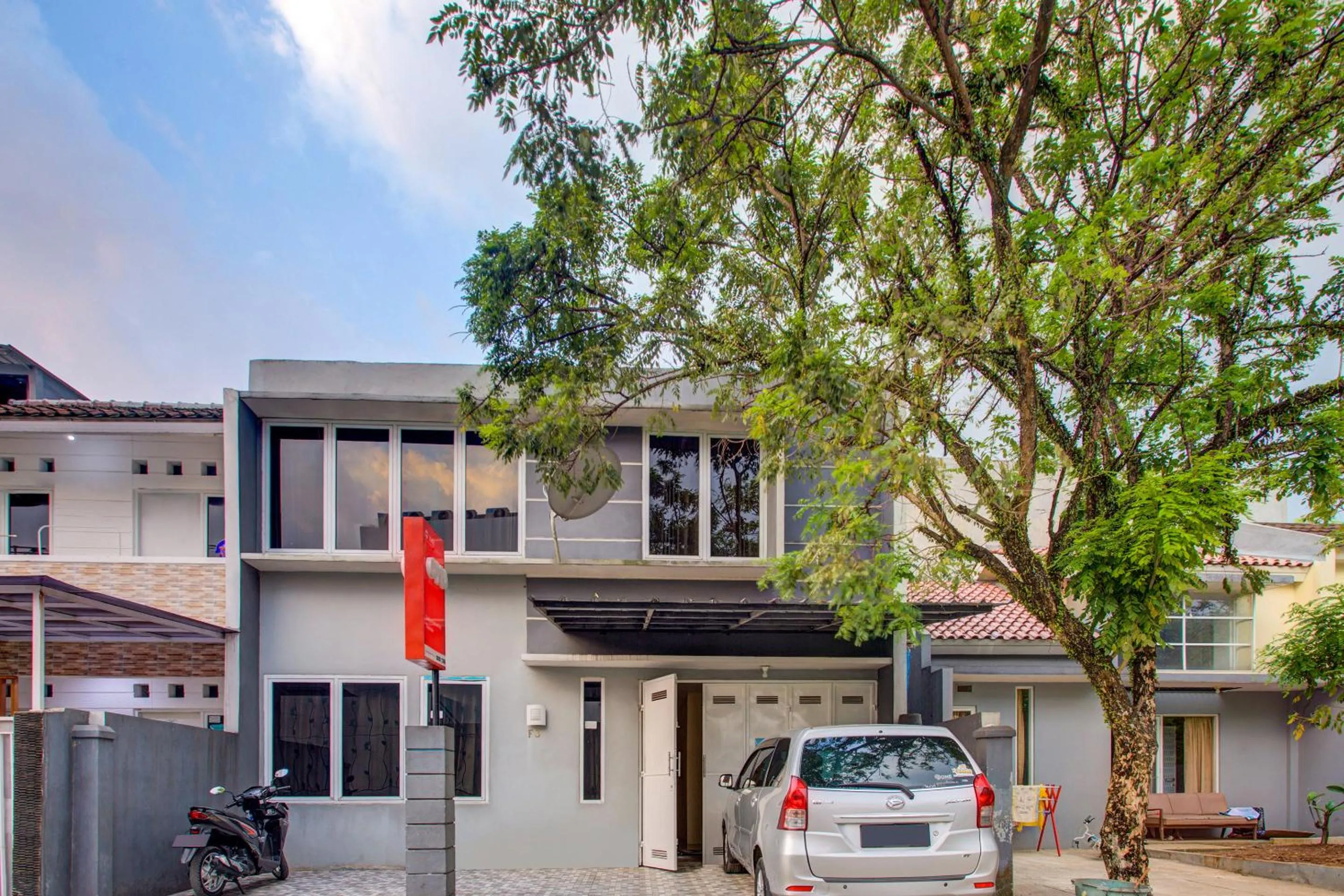 Property building in Hotel O Sofia Homestay Syariah