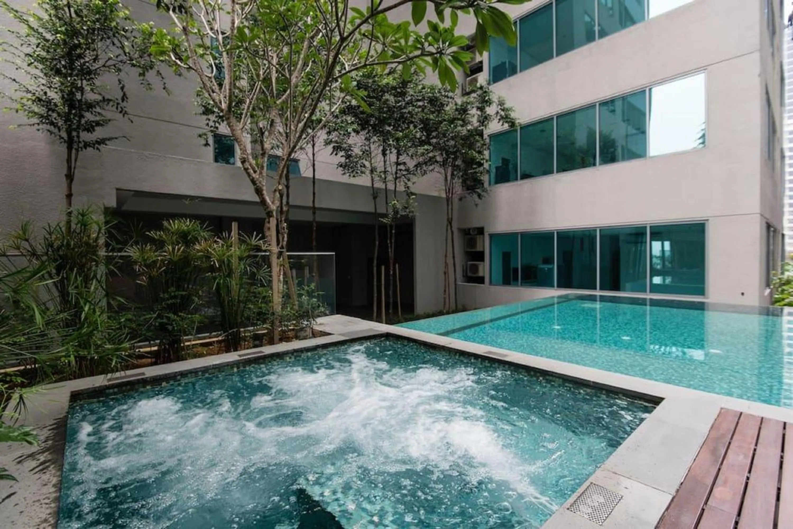 Swimming Pool in Mercu Summer Suite KLCC @ Penguin Homes