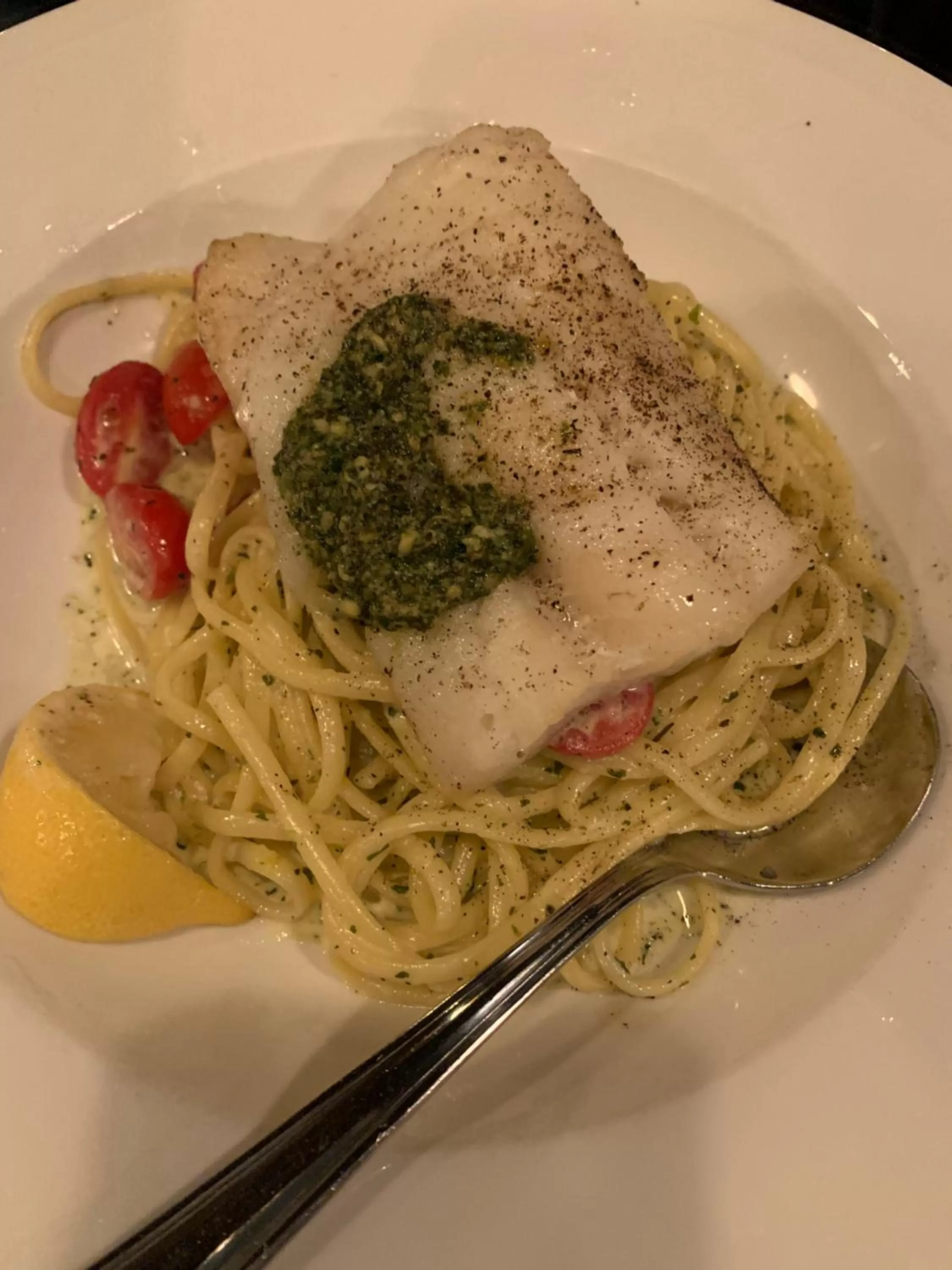 Restaurant/places to eat in Lakeview Hotel