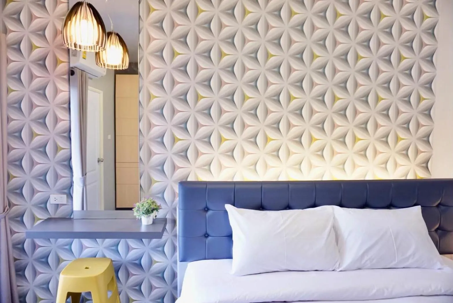 Photo of the whole room, Bed in บันดารี่ ริชชี่ (Bhundaree Richy)