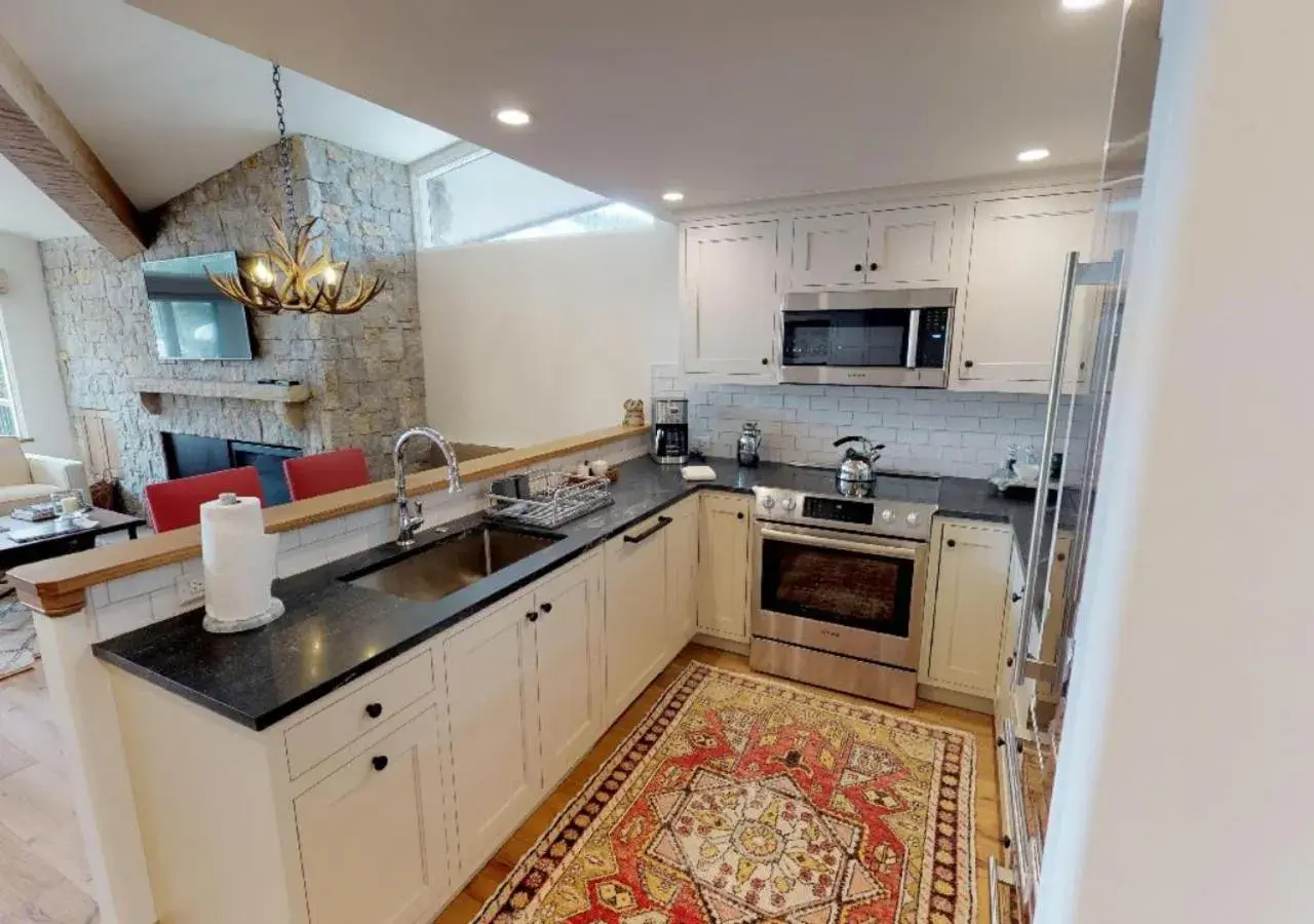 Two-Bedroom Superior Apartment in Manor Vail Lodge Two-Bedroom Superior Apartment in Manor Vail Lodge