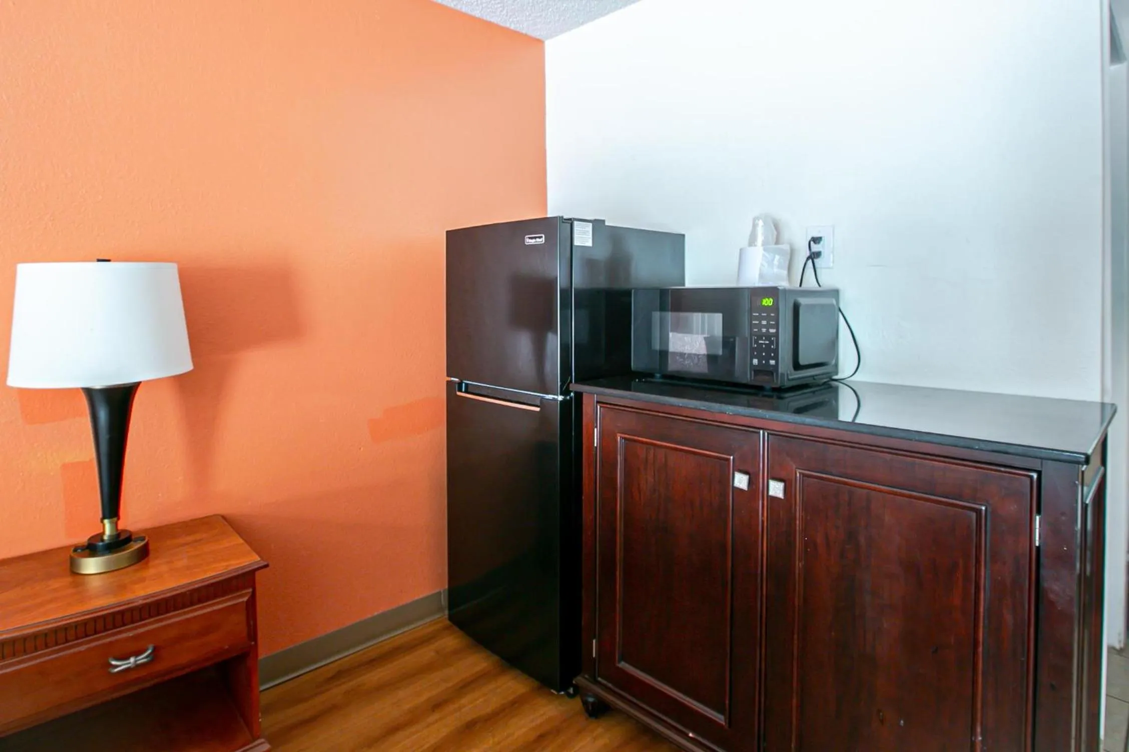 Kitchen or kitchenette in Motel 6-Dayton, OH - Englewood