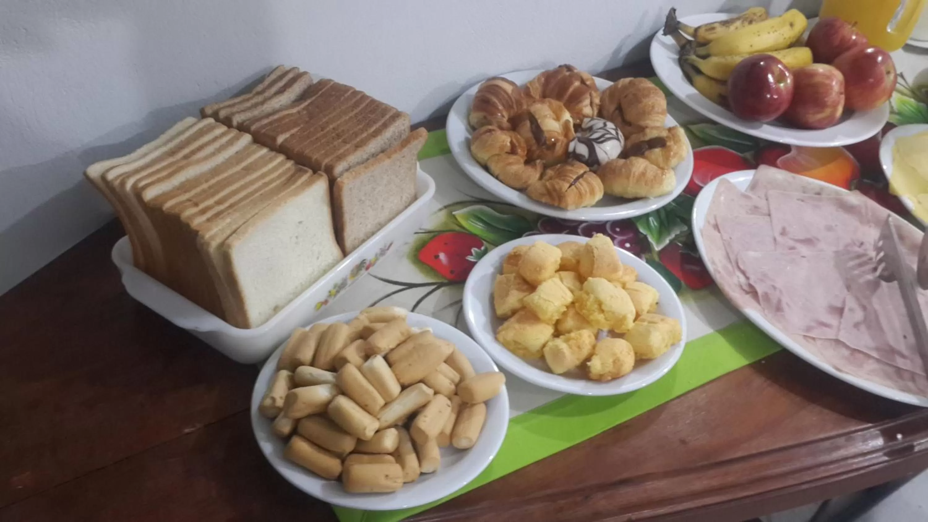 Food and drinks in Madame Lynch Hotel Boutique