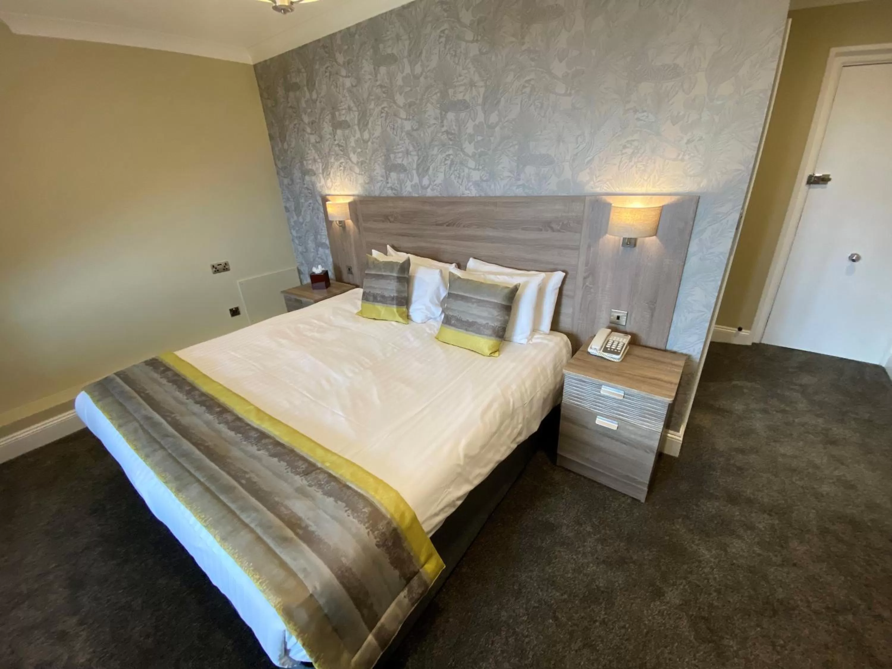 Bedroom, Bed in Hotel Miramar