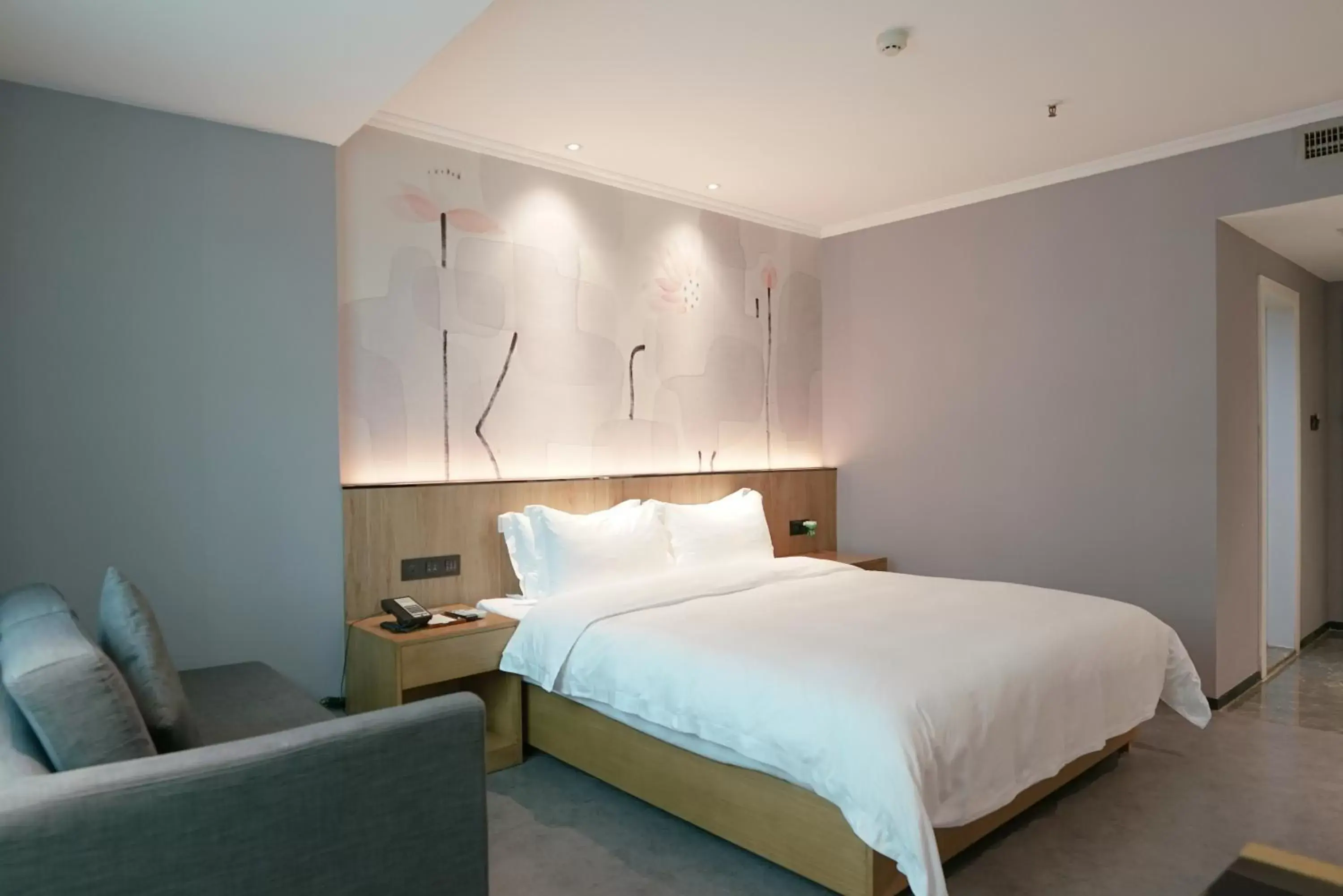 Standard Queen Room in Paco Hotel Datang Metro Guangzhou-Free Shuttle Bus to Canton Fair and Free Breakfast Standard Queen Room in Paco Hotel Datang Metro Guangzhou-Free Shuttle Bus to Canton Fair and Free Breakfast