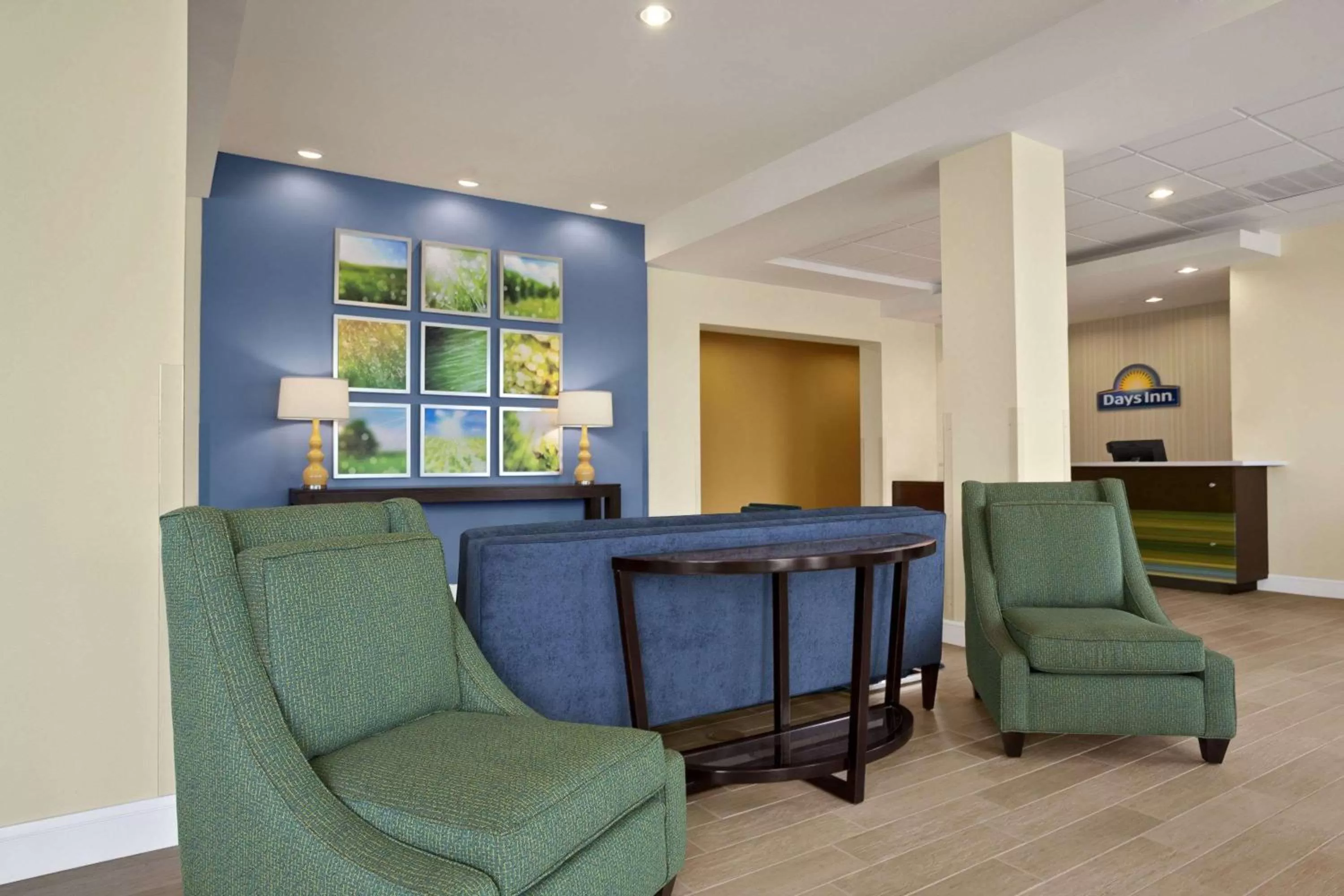 Lobby or reception in Days Inn by Wyndham Victoria