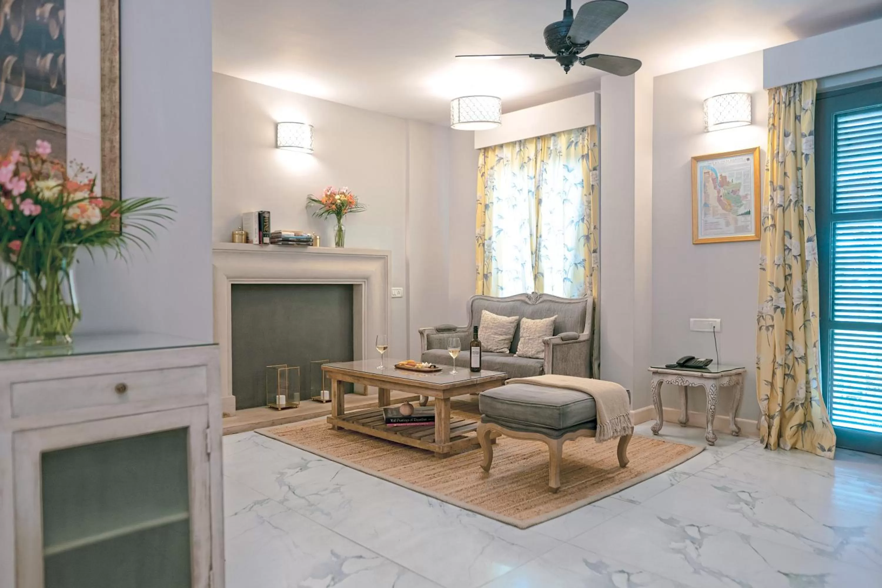 Living room, Seating Area in The Source At Sula