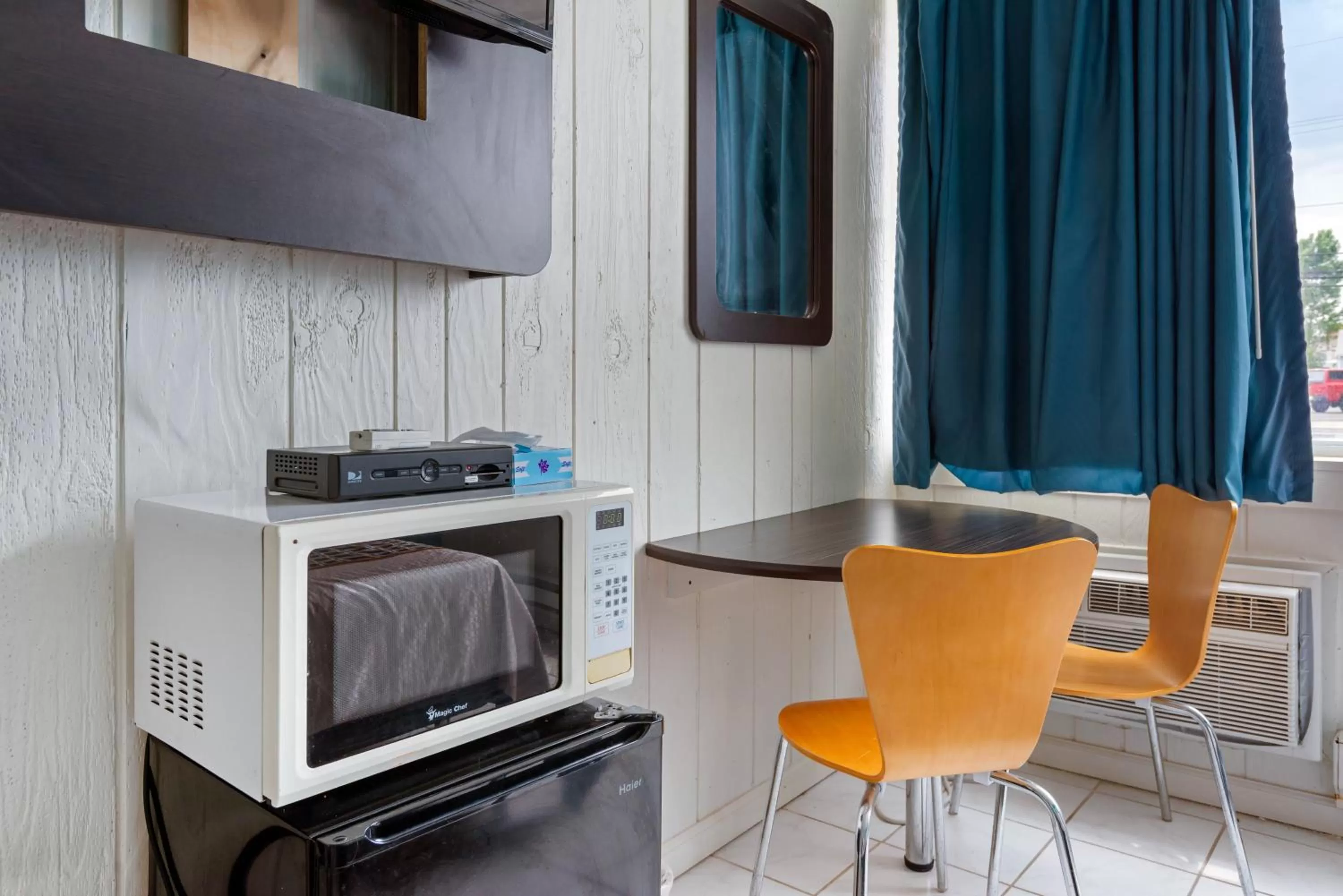 Queen Room - single occupancy in AIRE Hotel North Beach Jersey Shore