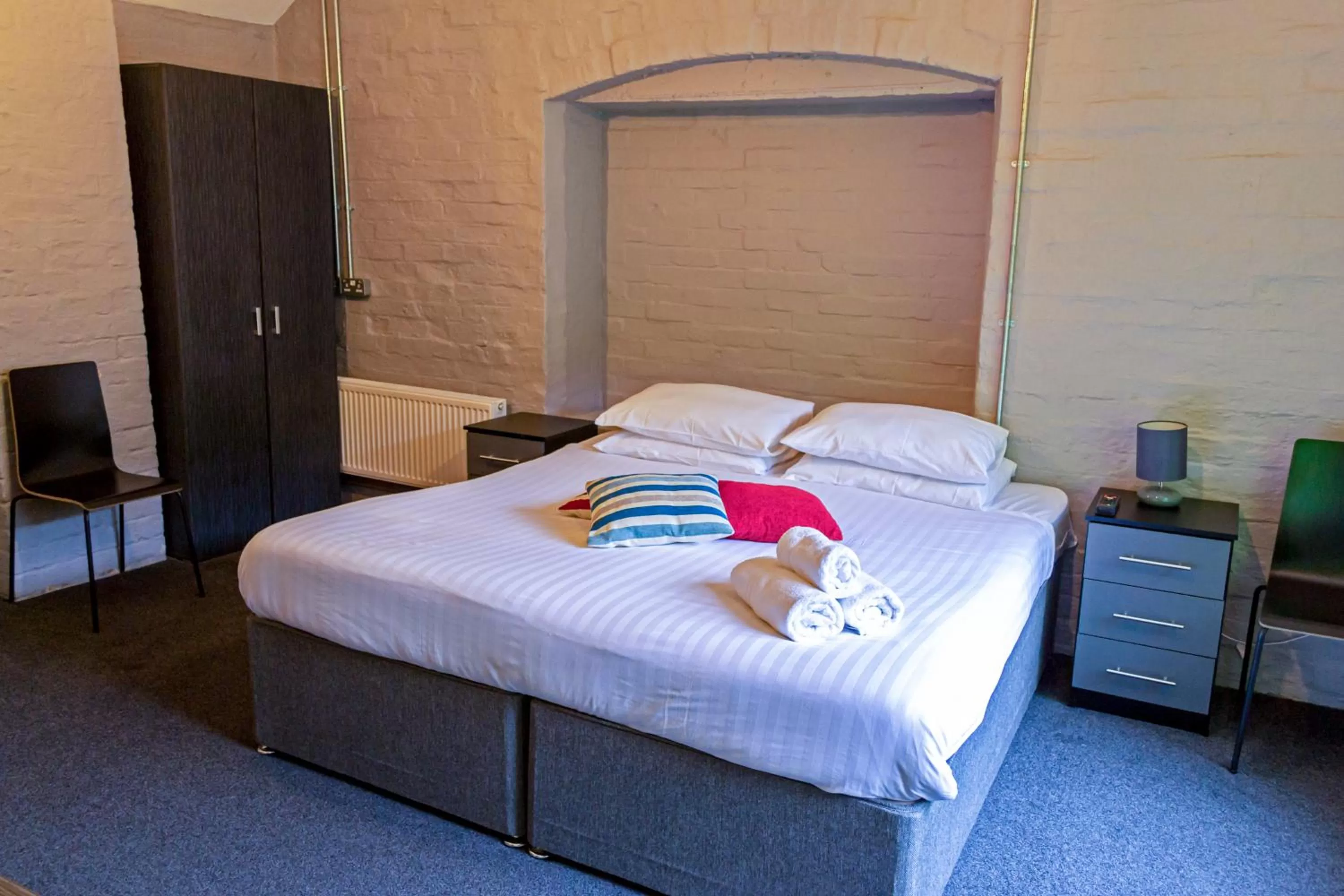 Bedroom, Bed in Potbank