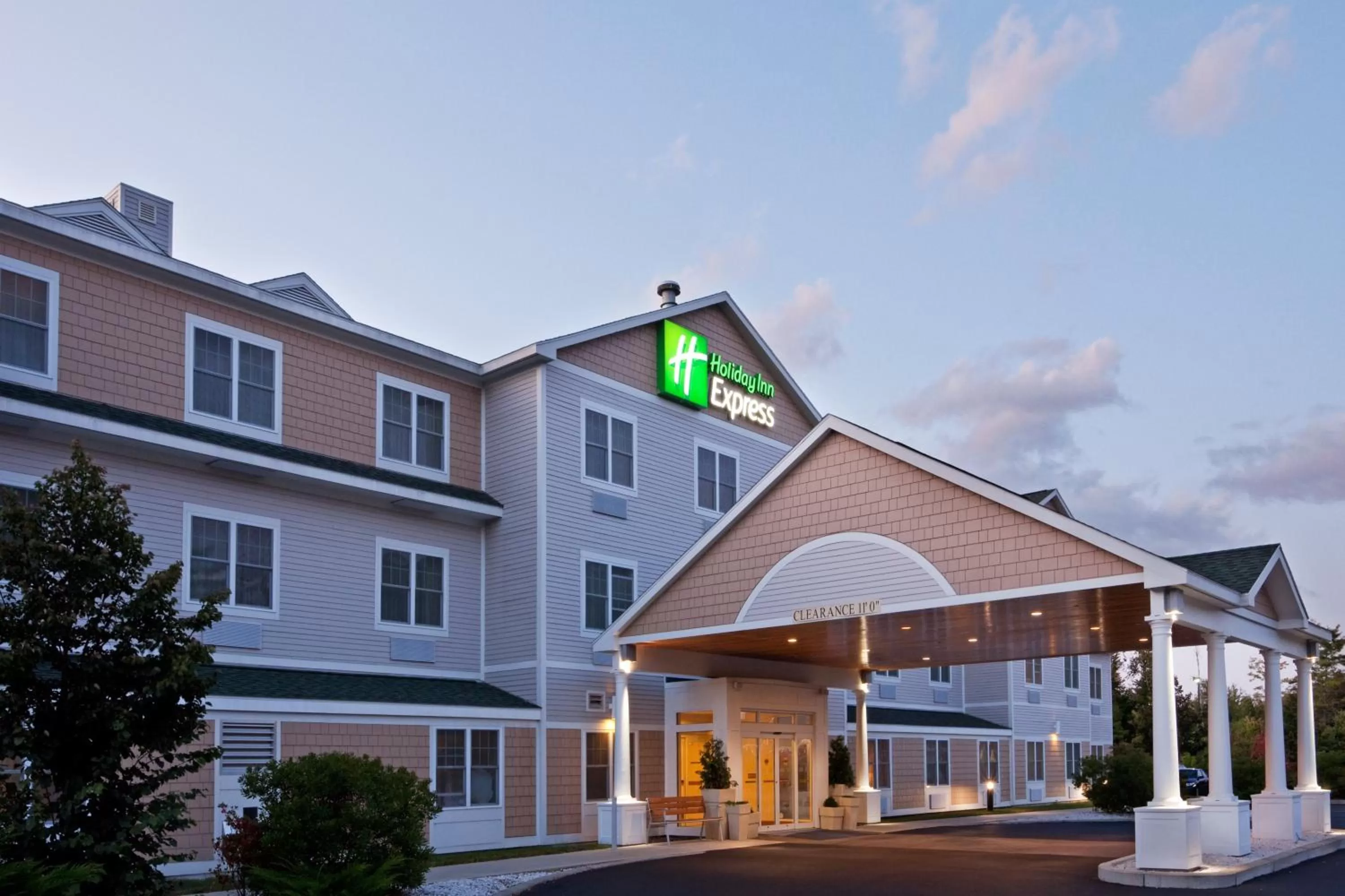 Property building in Holiday Inn Express Hotel & Suites Freeport by IHG