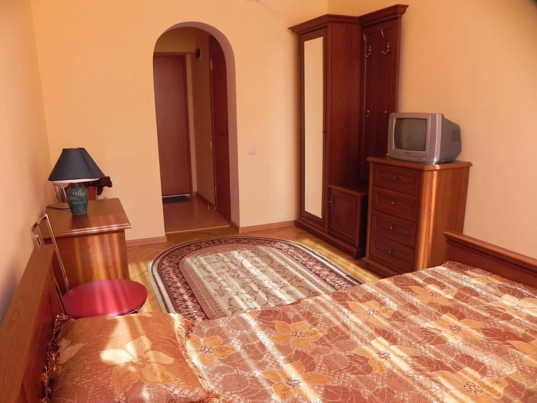 Photo of the whole room, TV/Entertainment Center in Blaz