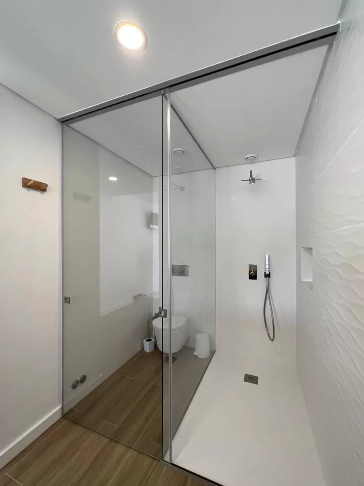 Bathroom in Alojamento White Rose Boutique