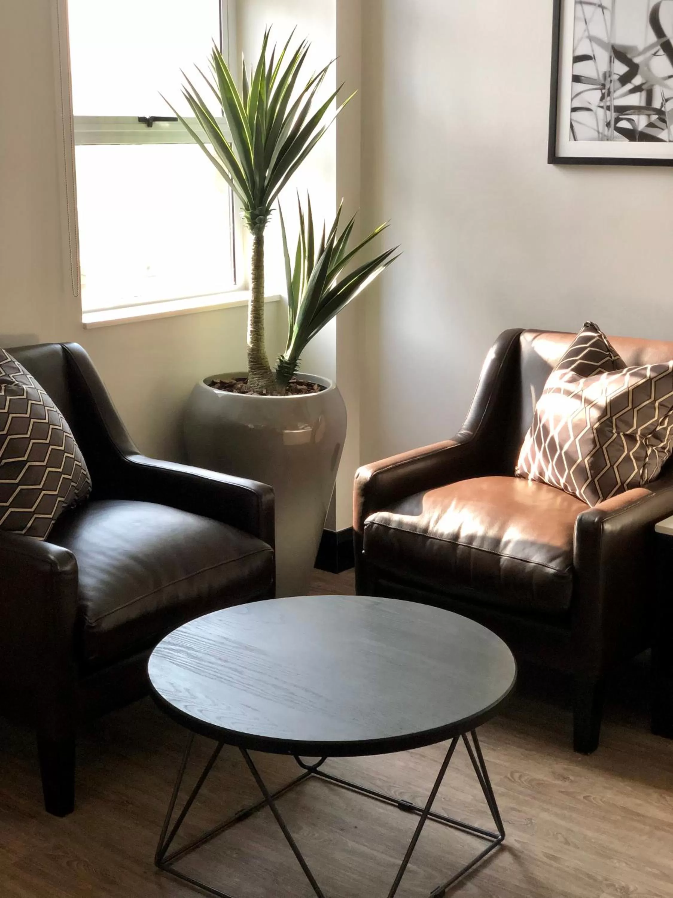 Seating area in Belaire Suites Hotel