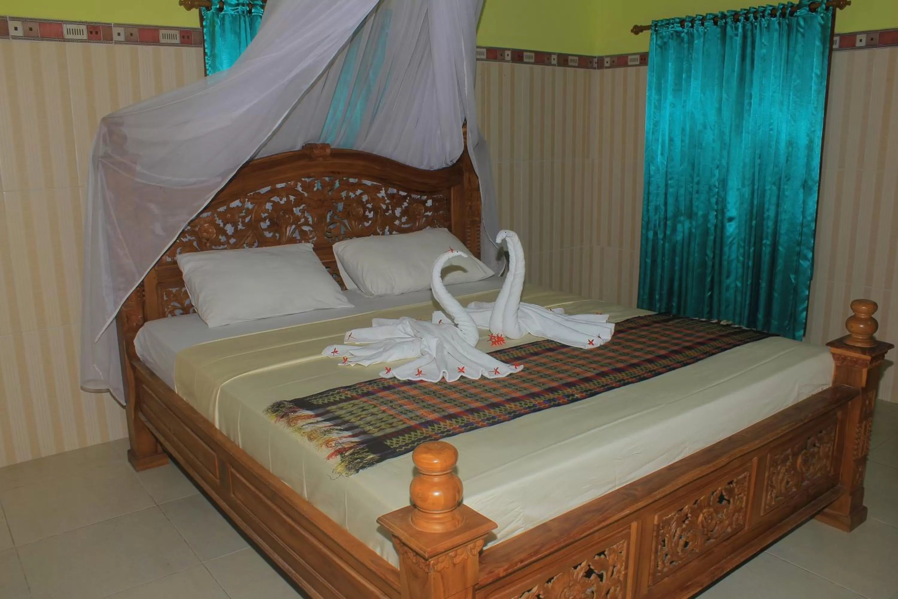 Bed in Bronze Bungalows