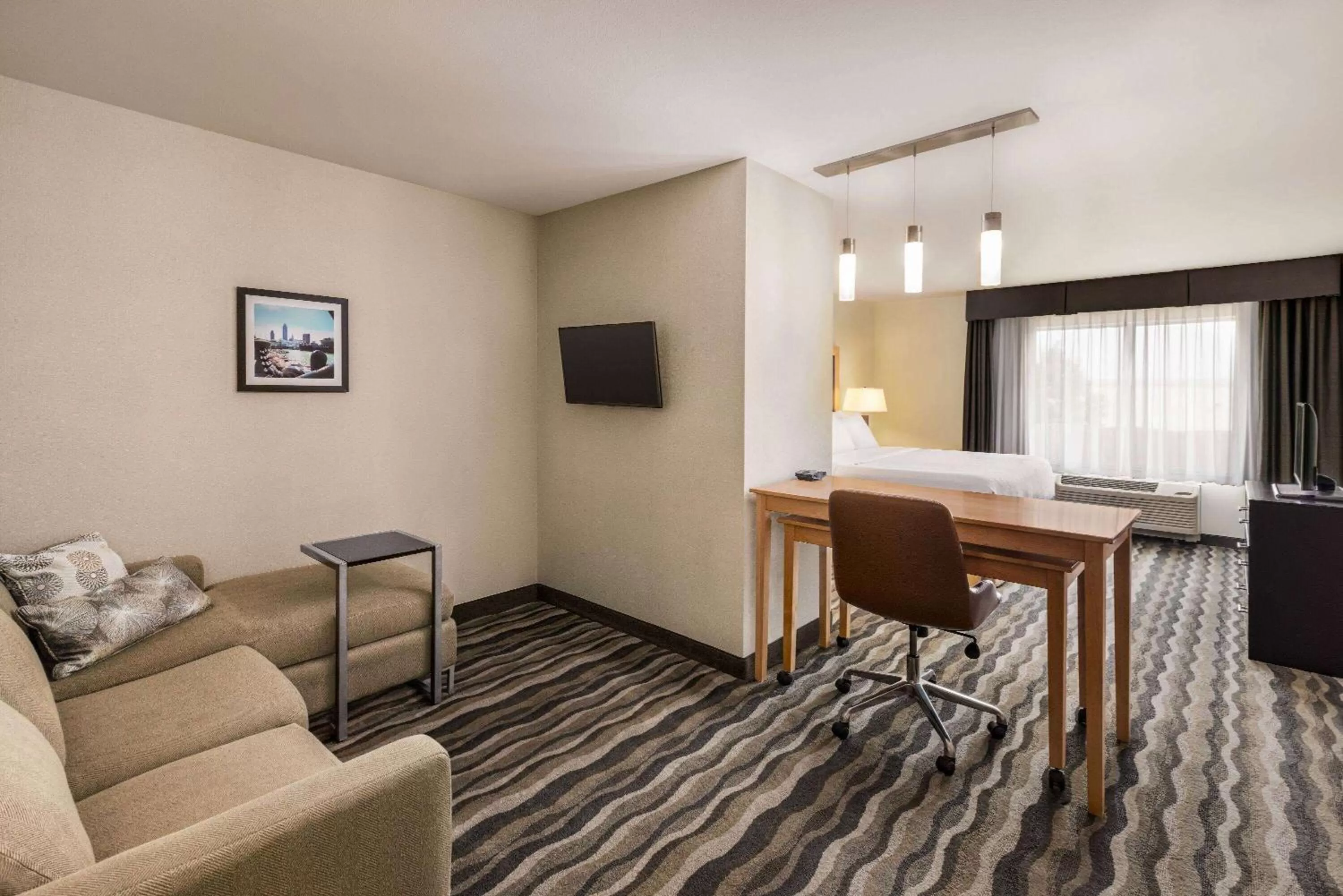 Photo of the whole room in Wyndham Avon