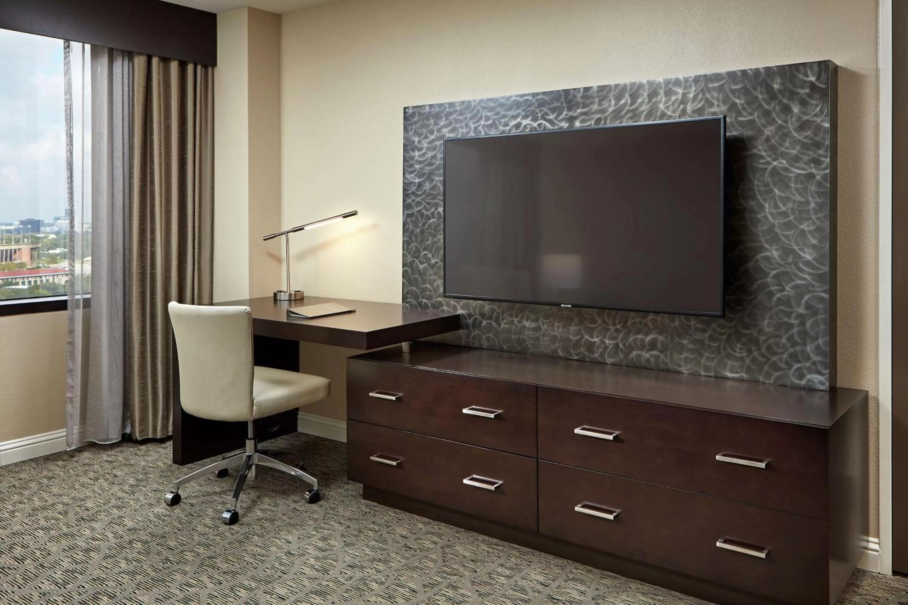 Bedroom in Hilton Houston Plaza/Medical Center