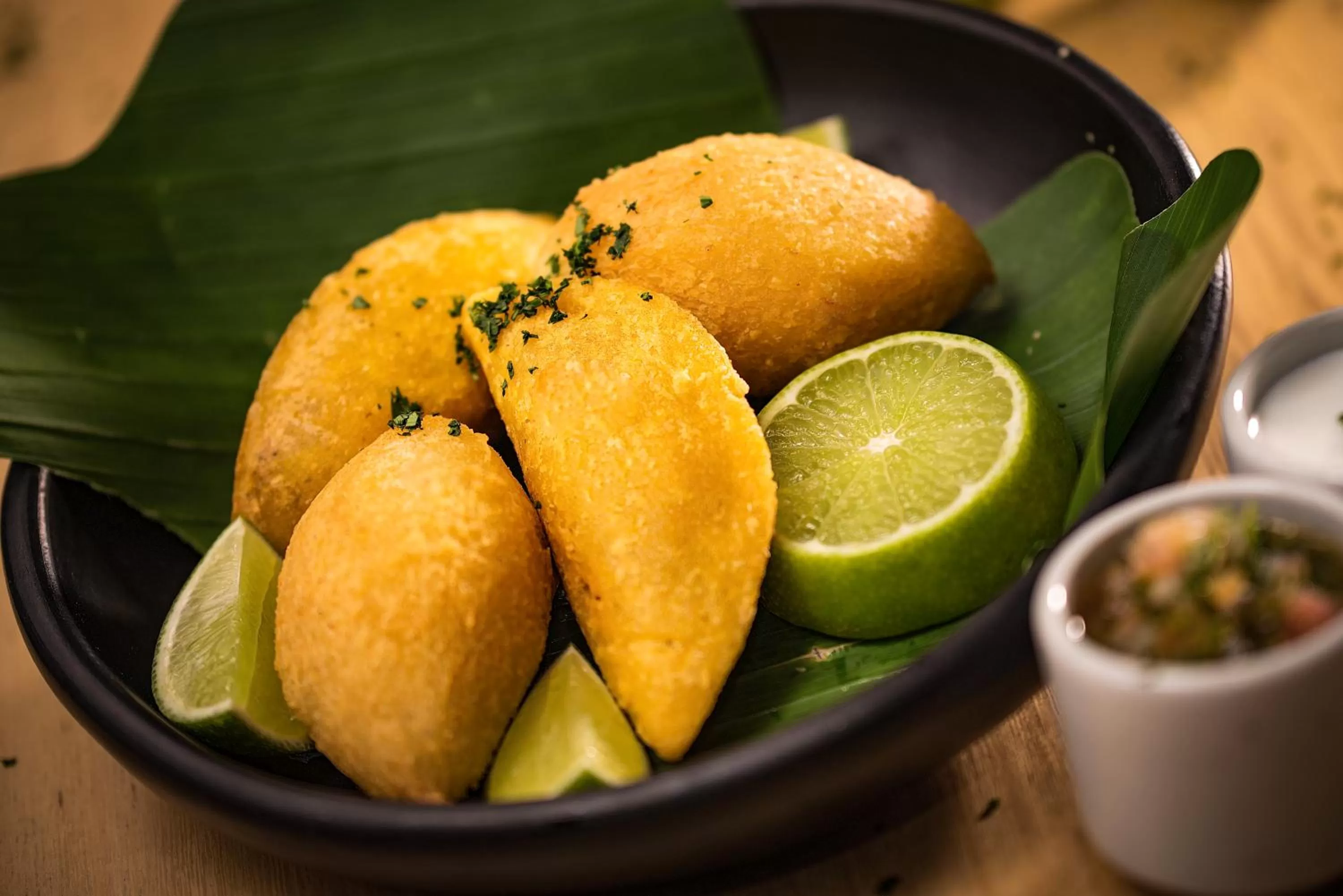 Restaurant/places to eat in Hotel Express 53